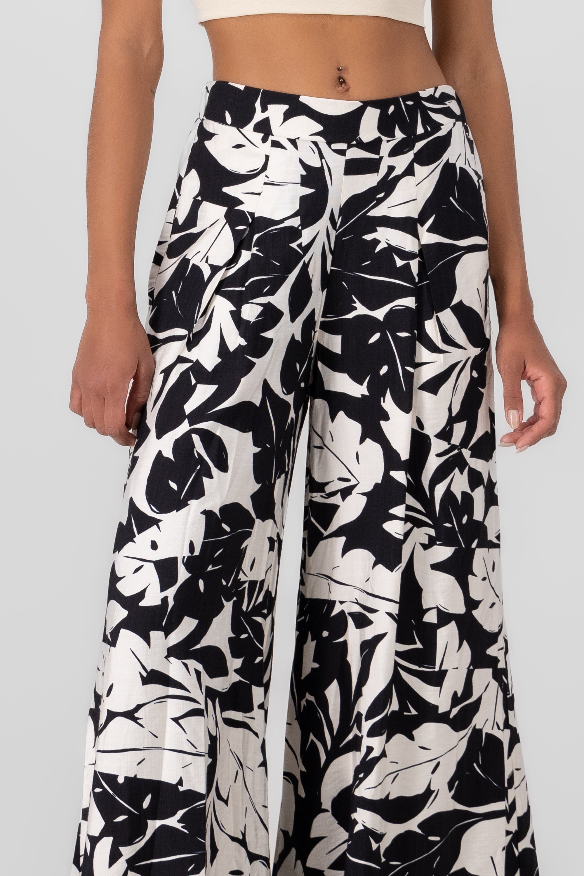 Pantalon amplio estampado tropical NEGRO COMBO