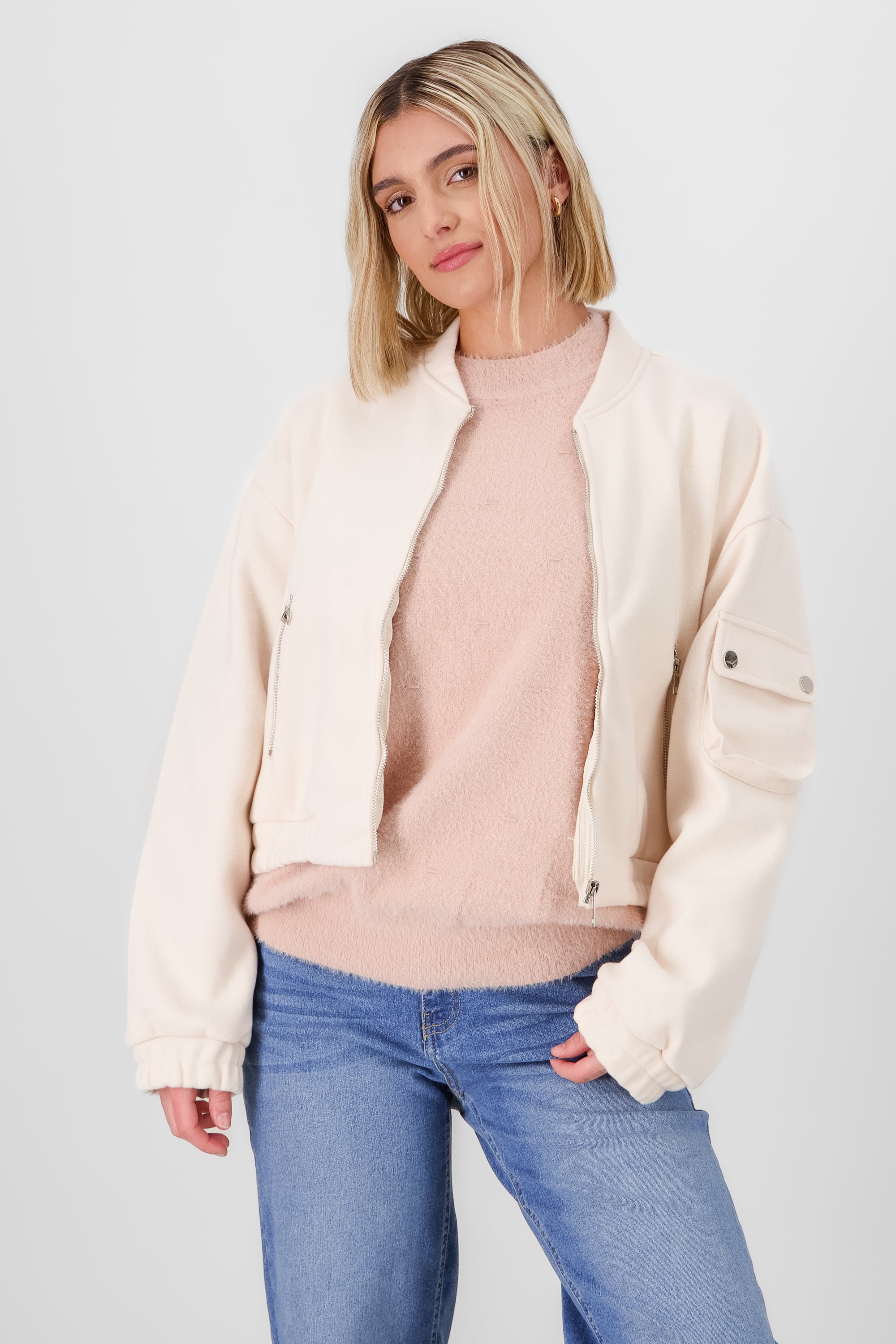 Bomber con textura lisa CREMA