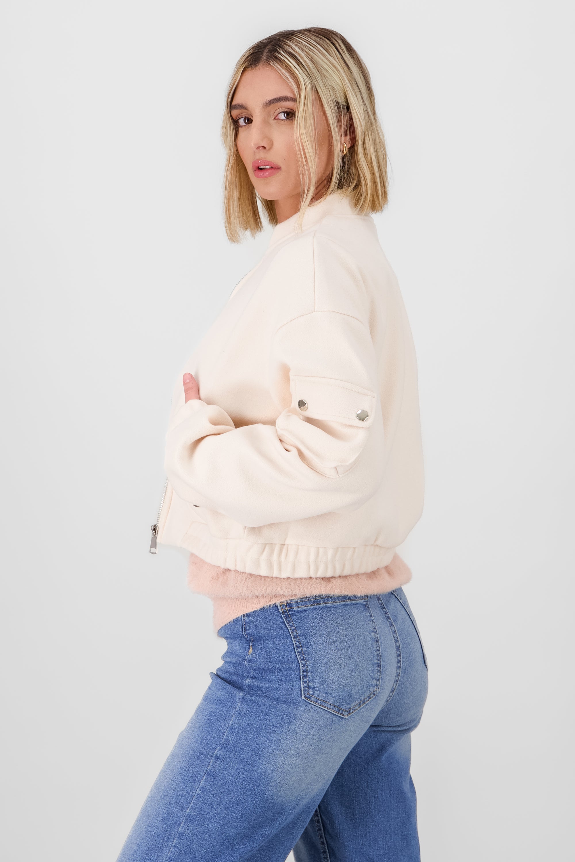 Bomber con textura lisa CREMA