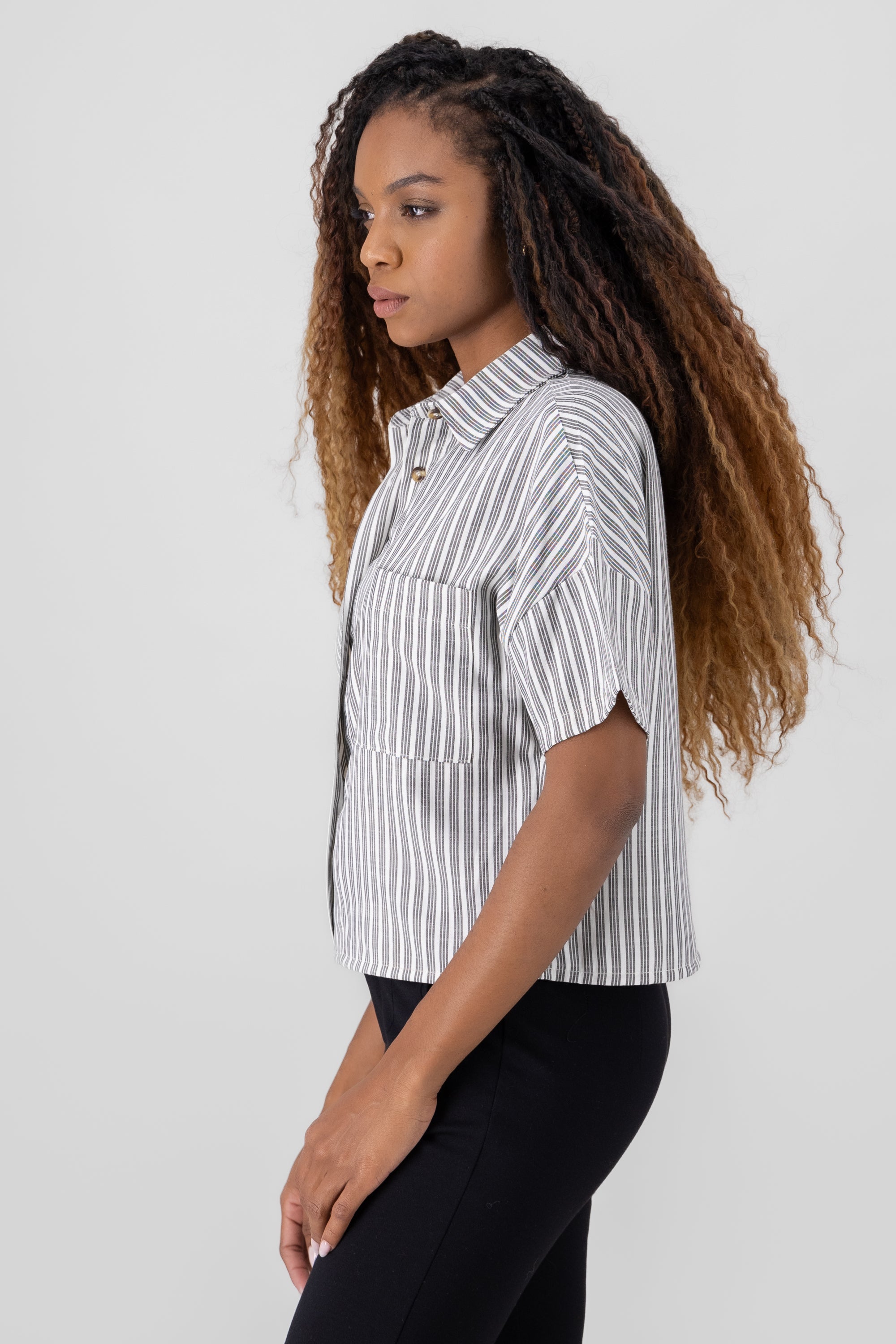 Camisa crop ligera manga corta NEGRO COMBO