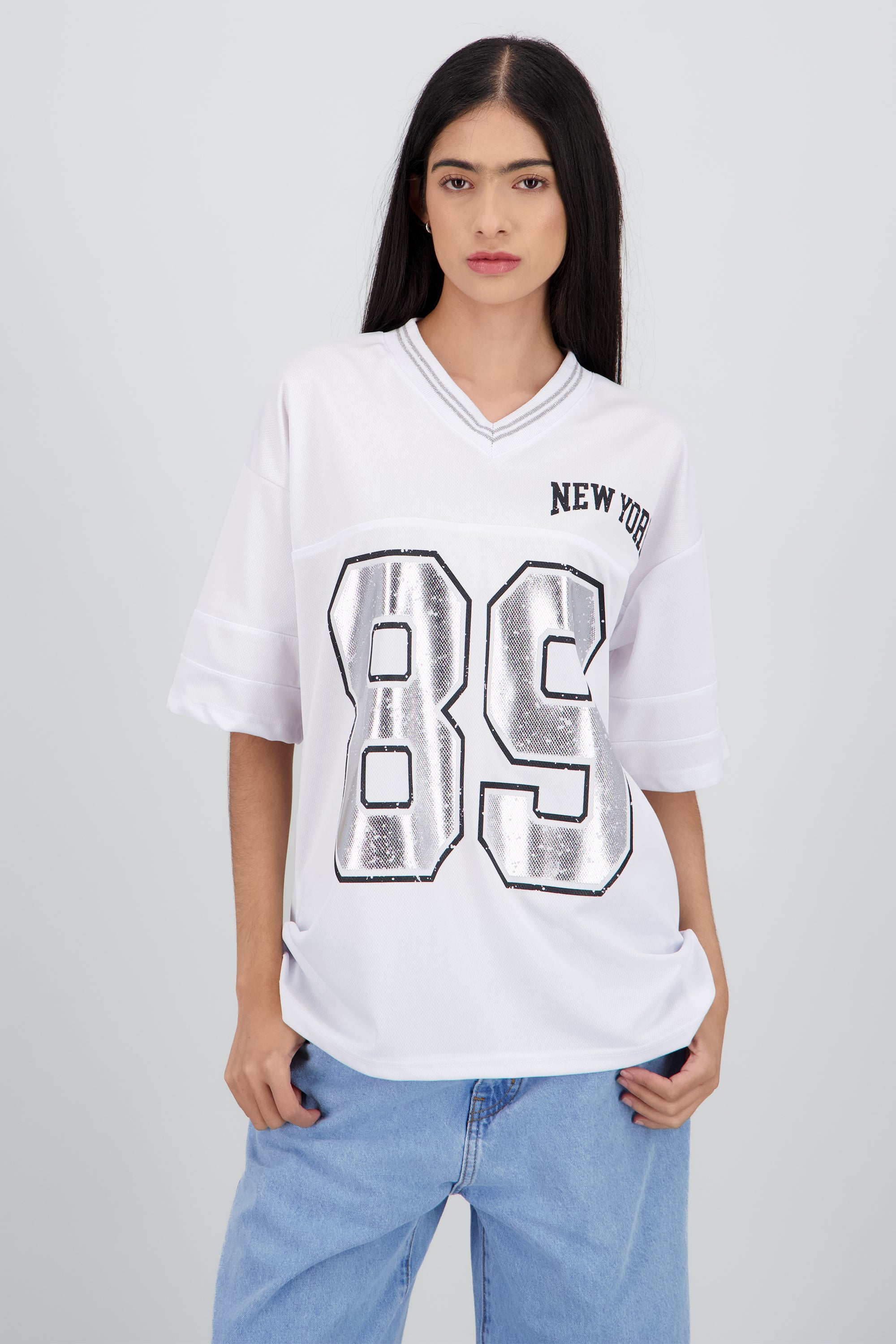 Playera oversize estampado numero PLATA