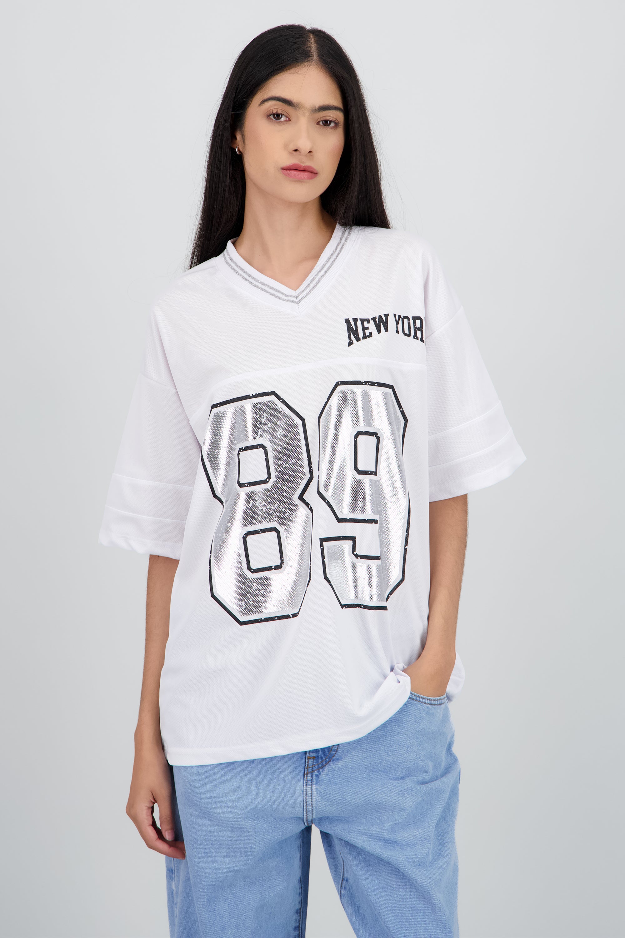 Playera oversize estampado numero PLATA