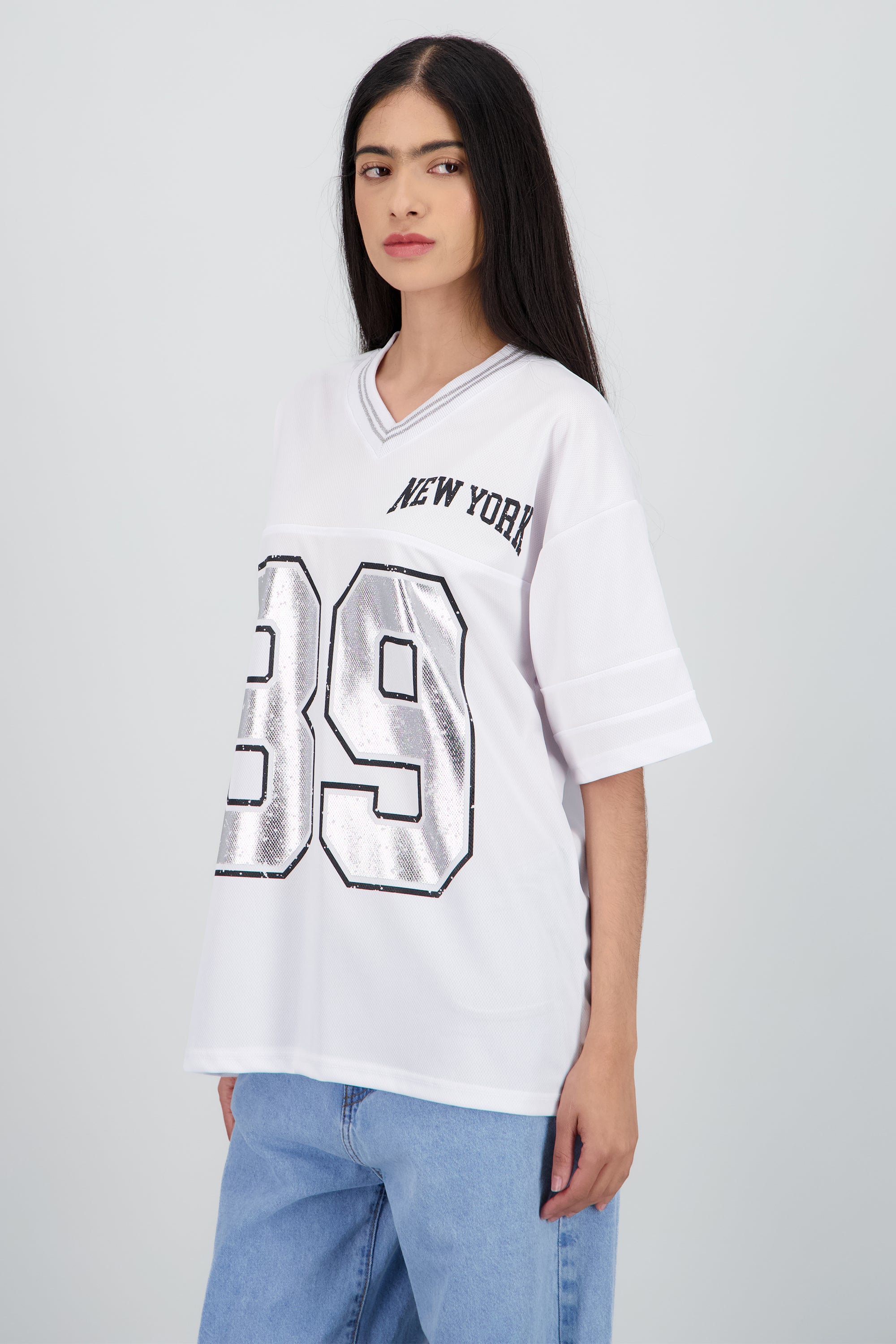 Playera oversize estampado numero PLATA
