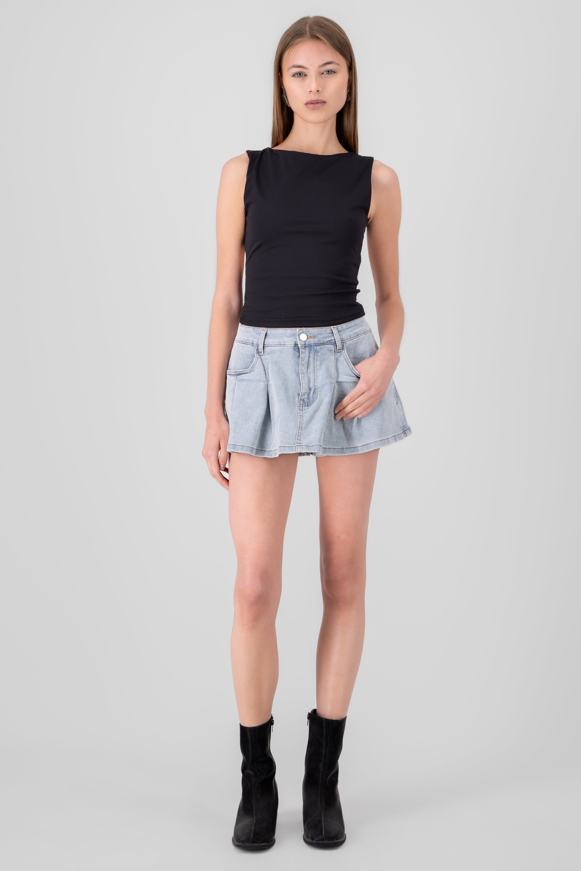 Minifalda tableada denim con short LIGHT WASH