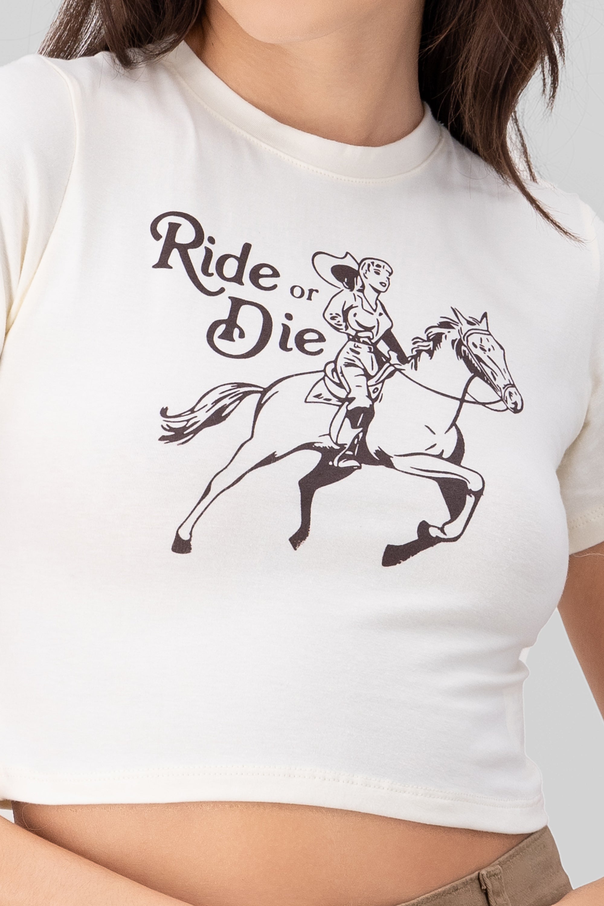 Playera ride or die cropped CAFE COMBO