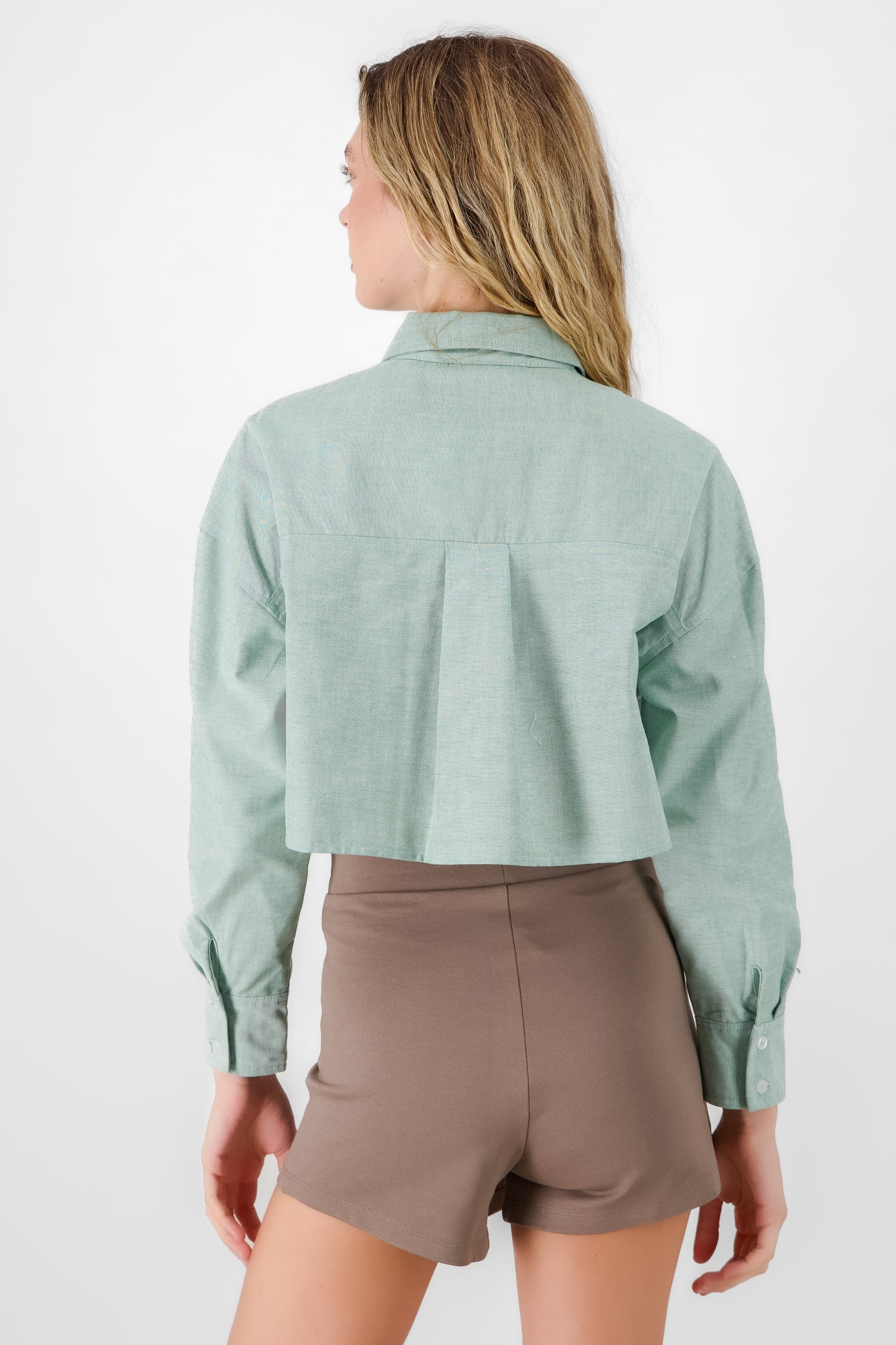 Camisa crop detalle bolsas VERDE