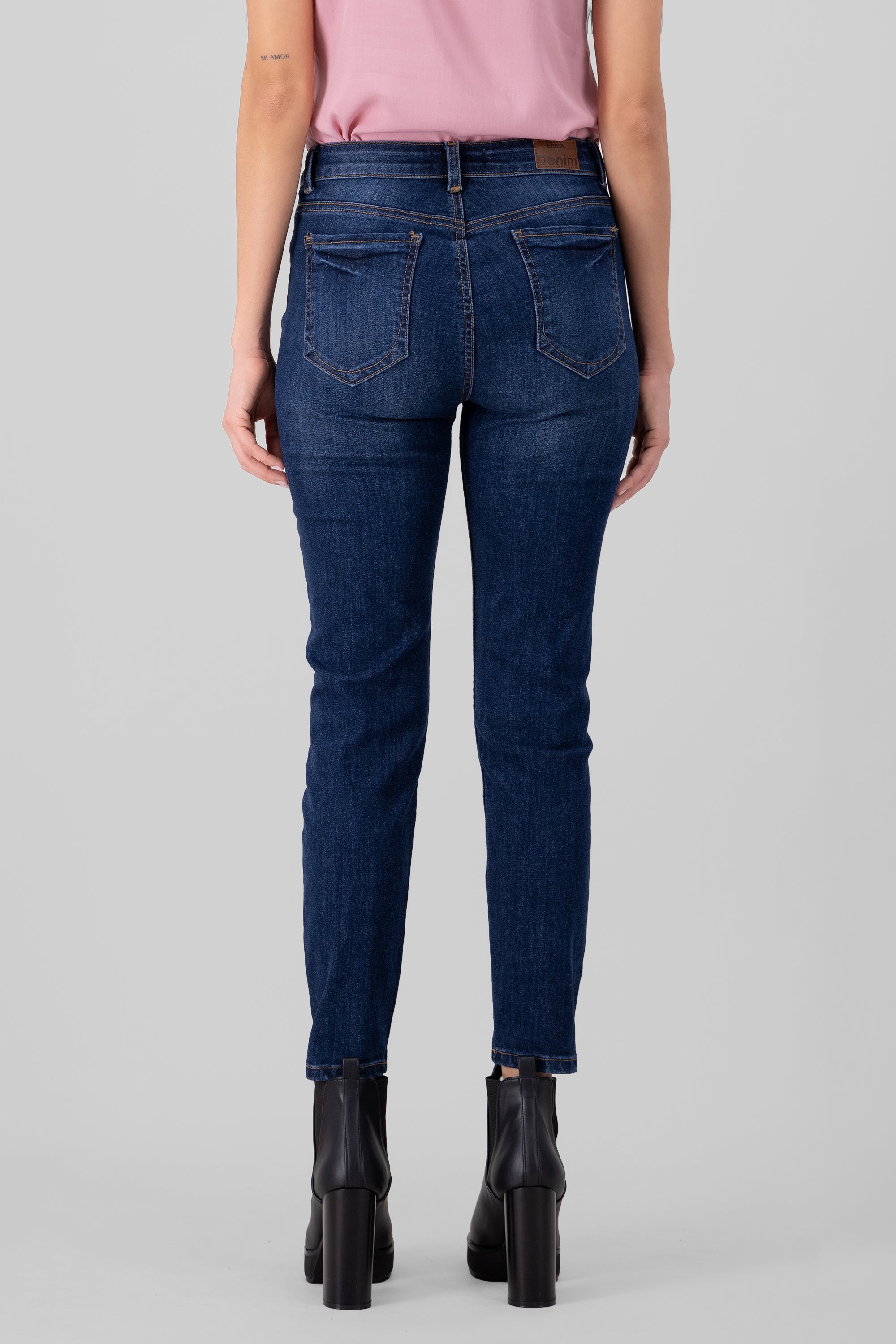 DARK WASH
