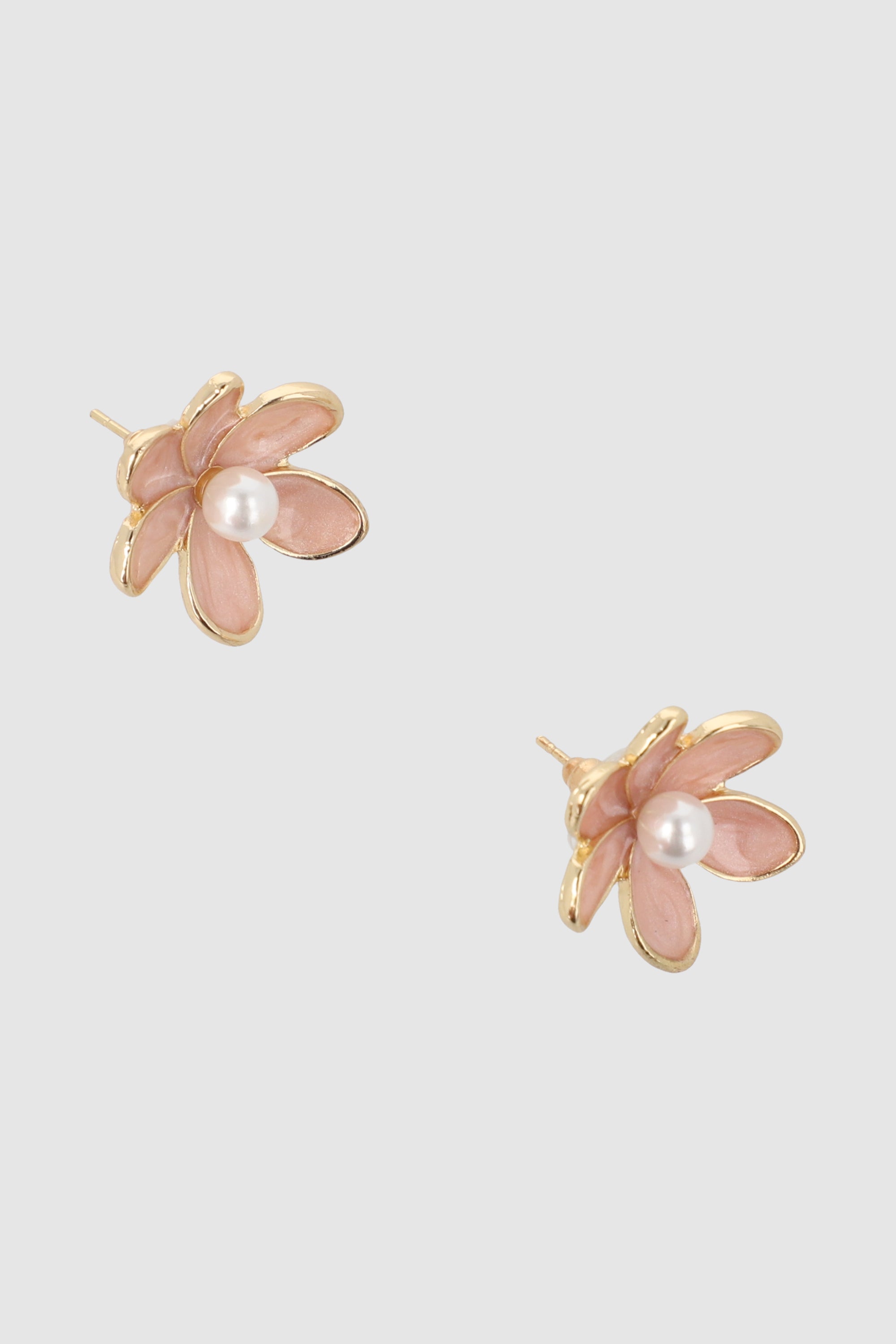 Aretes flores metalica nacarada ROSA