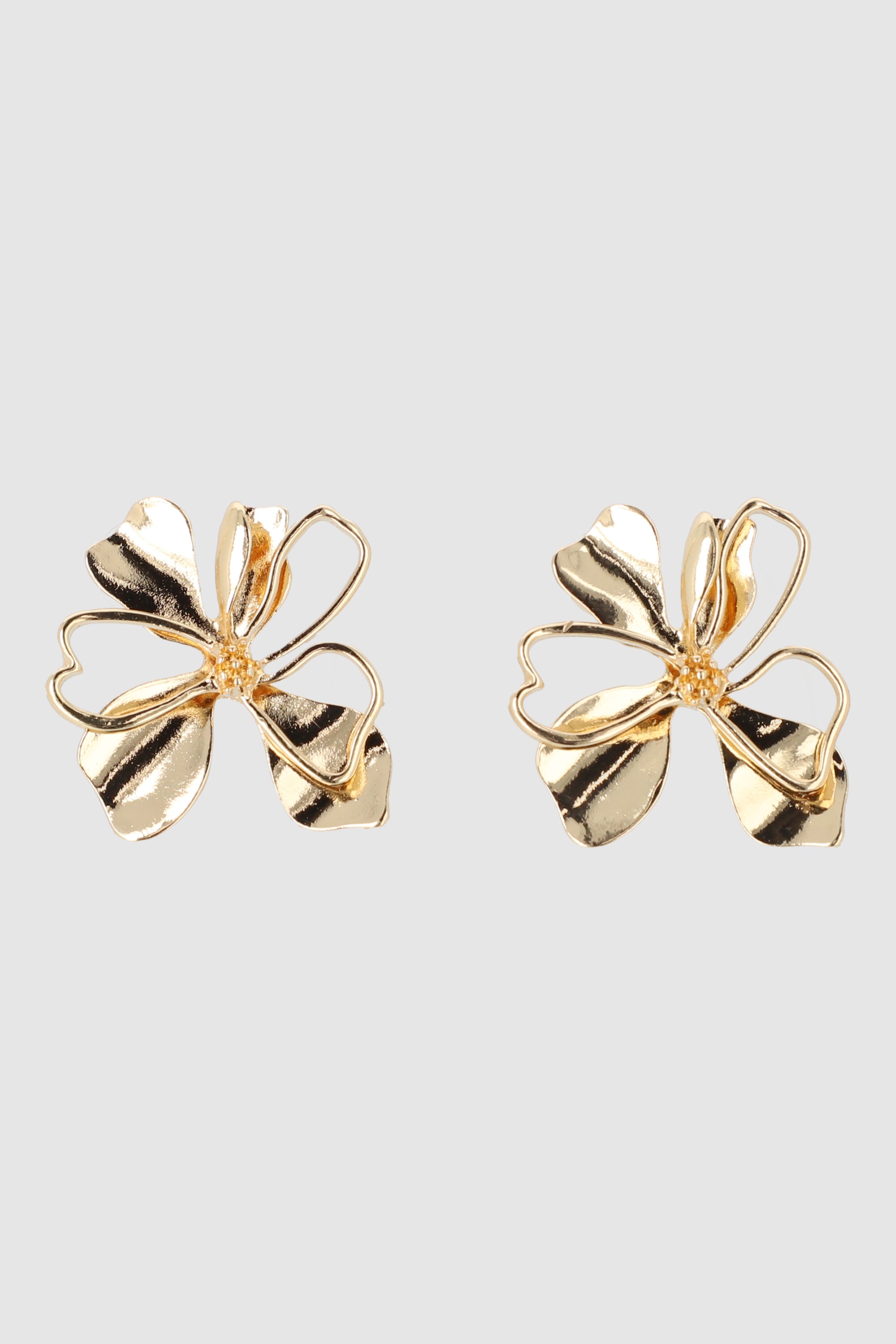 Aretes flor metalica ORO