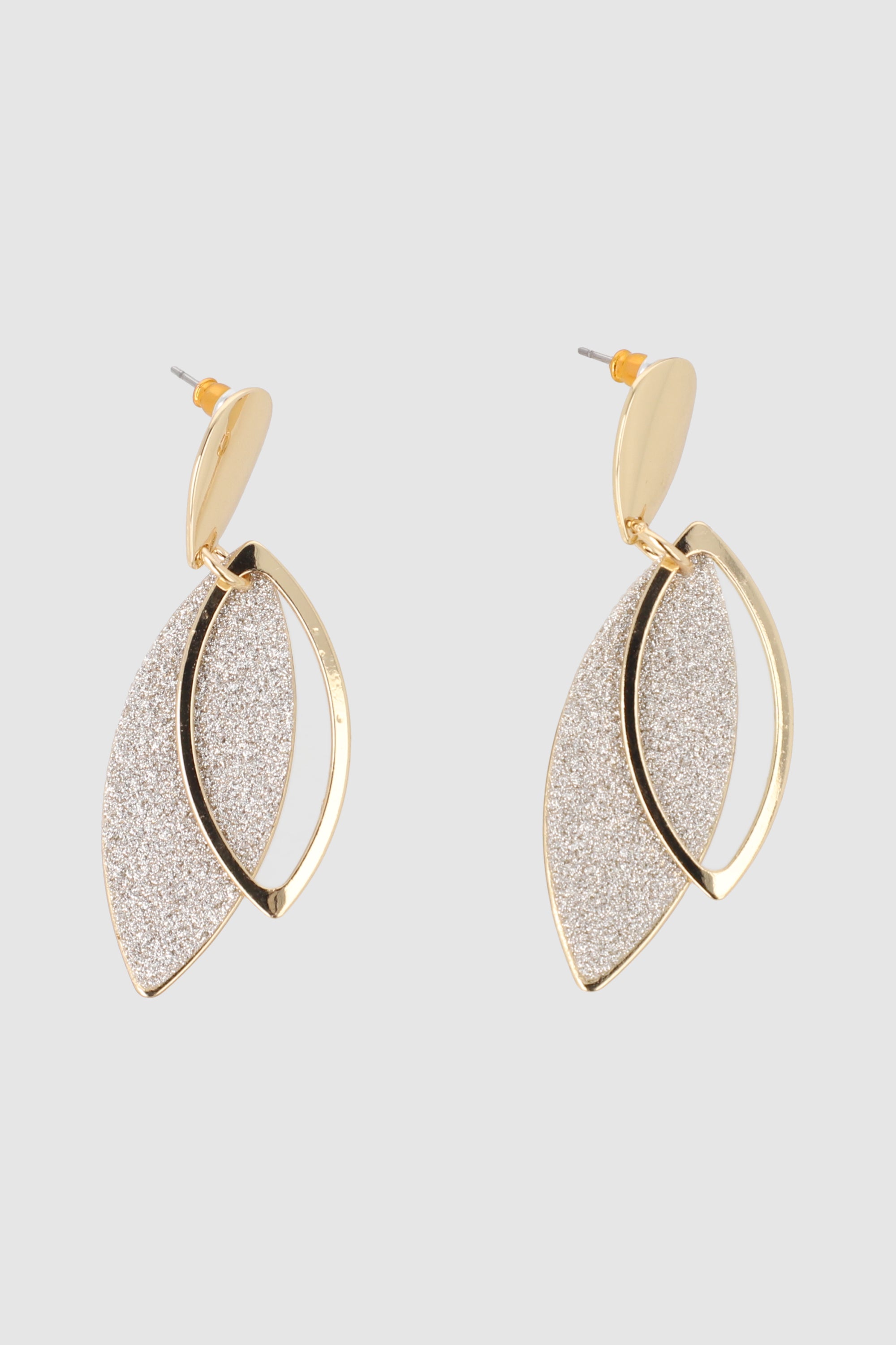 ARETES FORMA HOJA GLITTER ORO