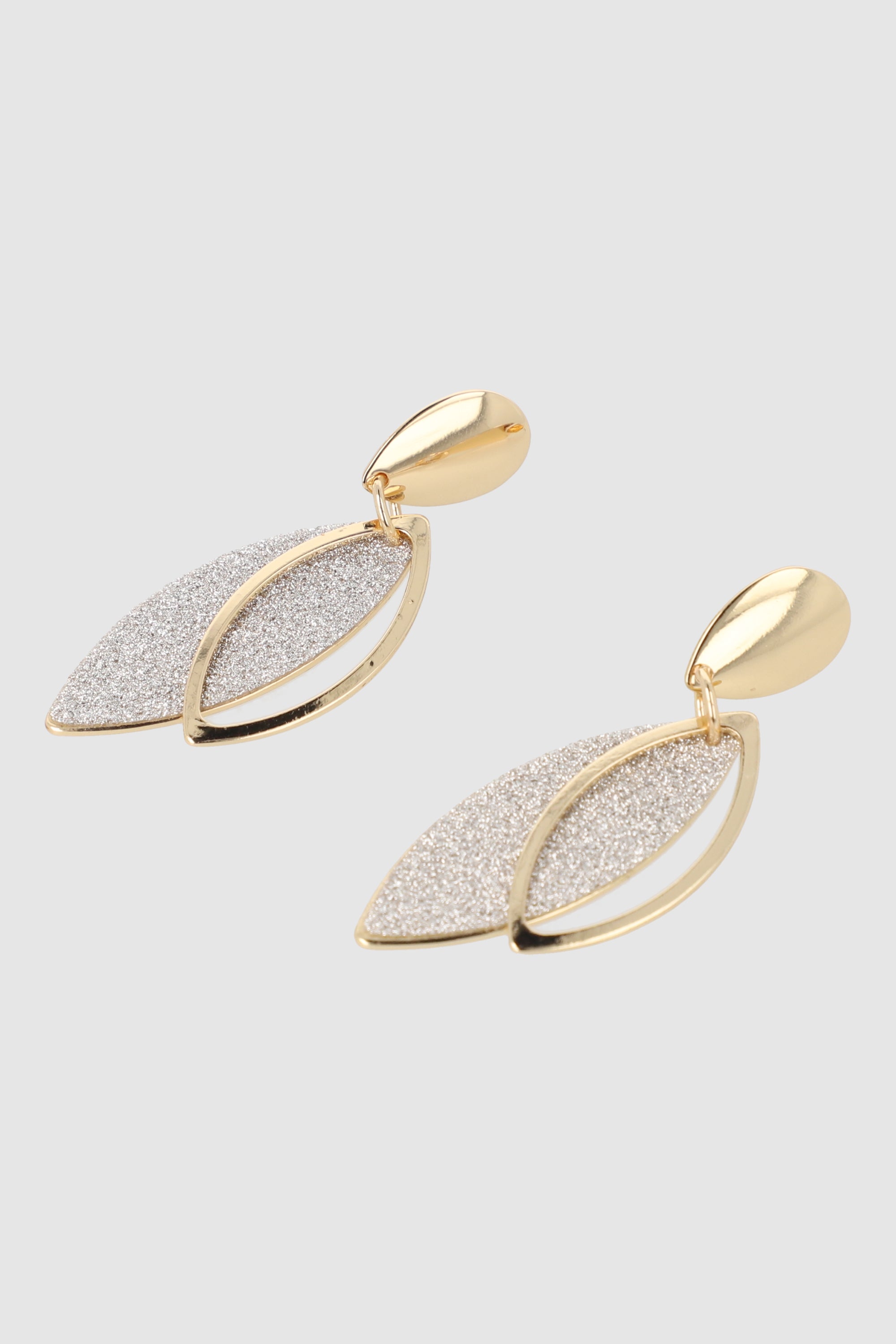 ARETES FORMA HOJA GLITTER ORO