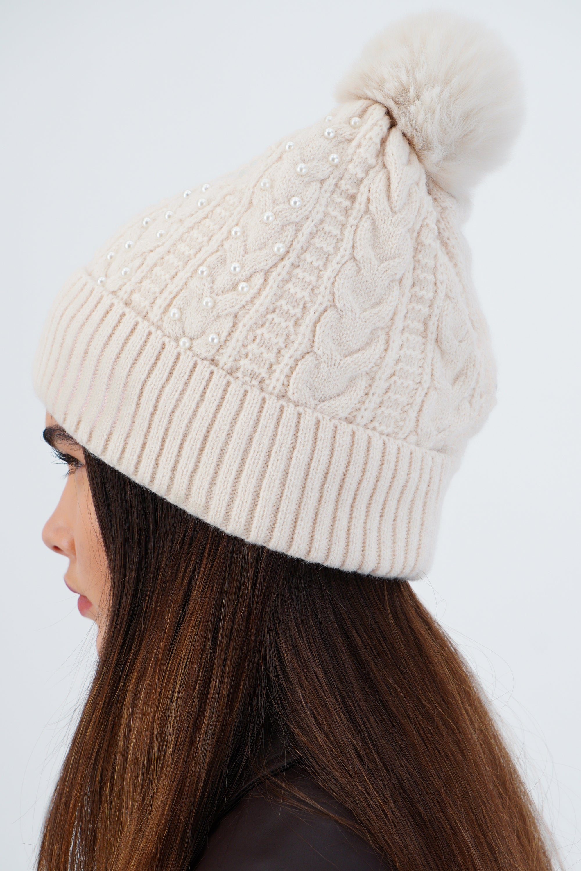 Beanie aplicaciones perlas