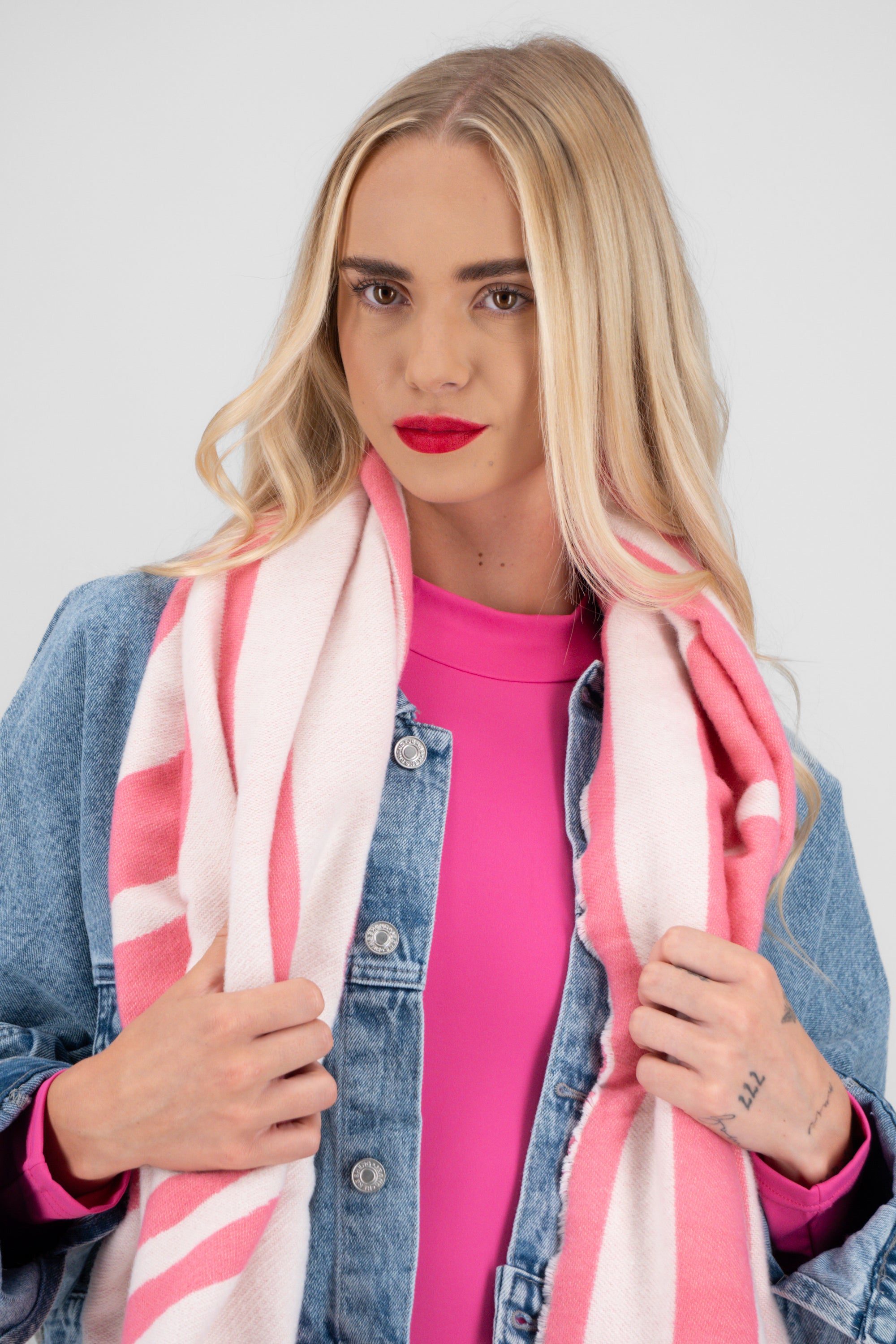 Bufanda print ondas PALO DE ROSA