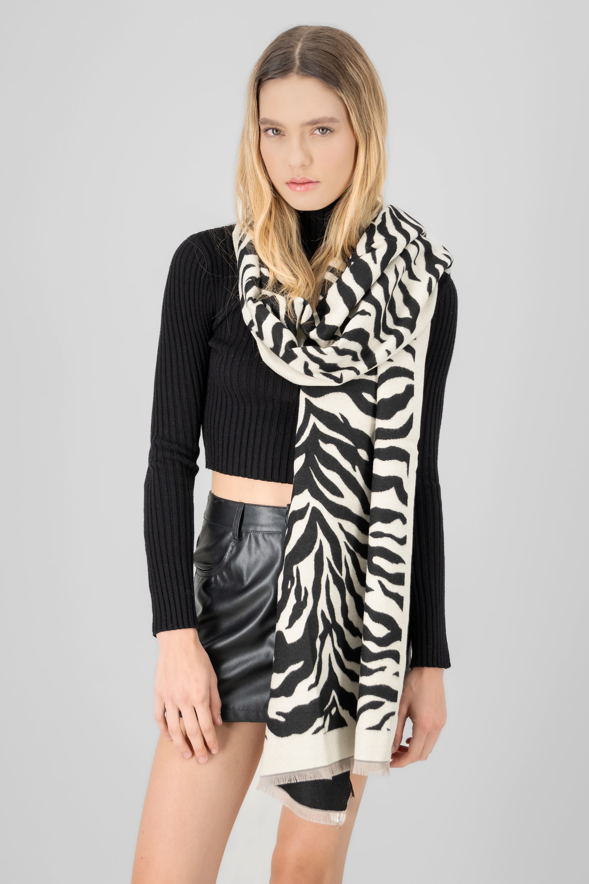 Bufanda print zebra NEGRO