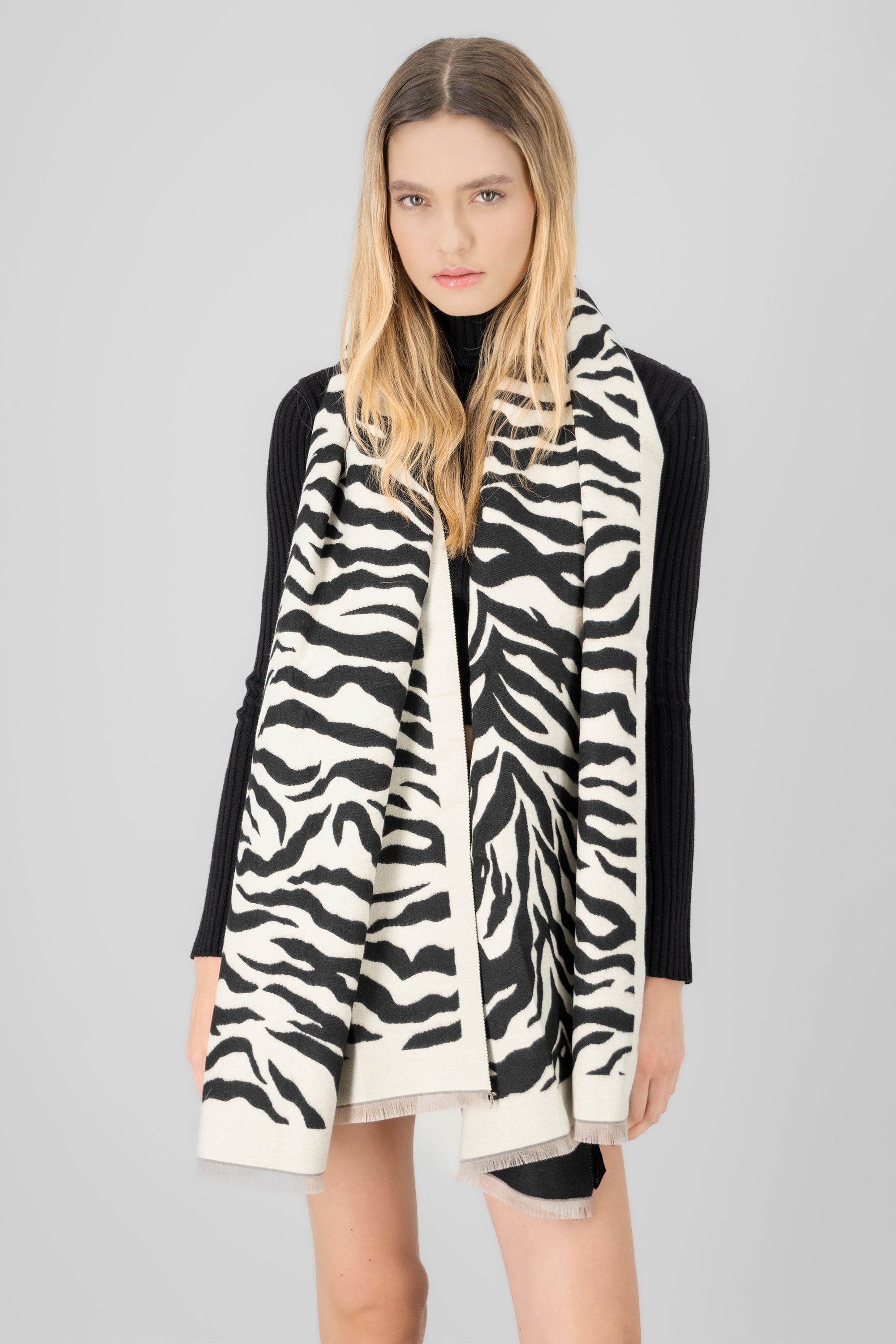 Bufanda print zebra NEGRO