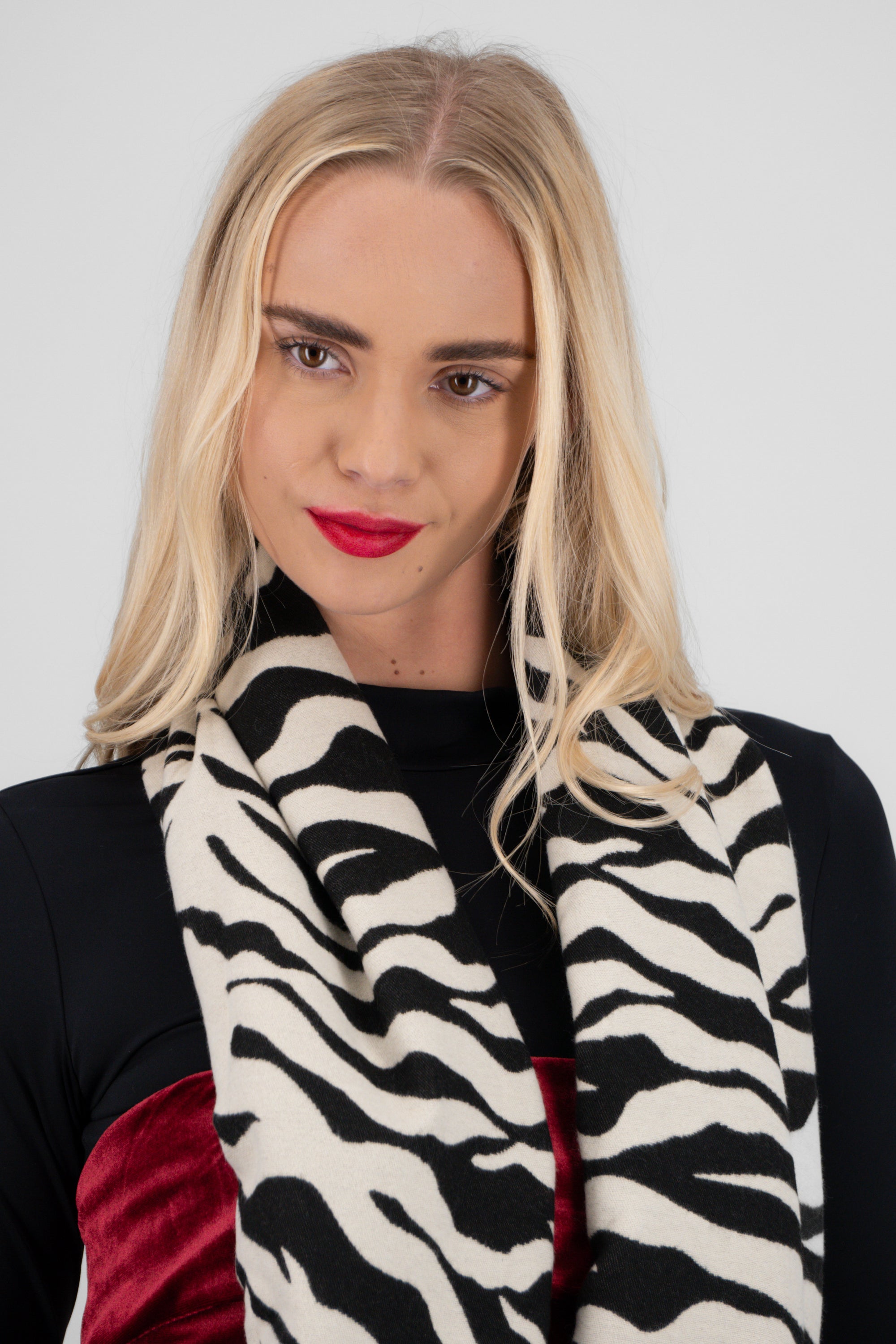 Bufanda print zebra NEGRO