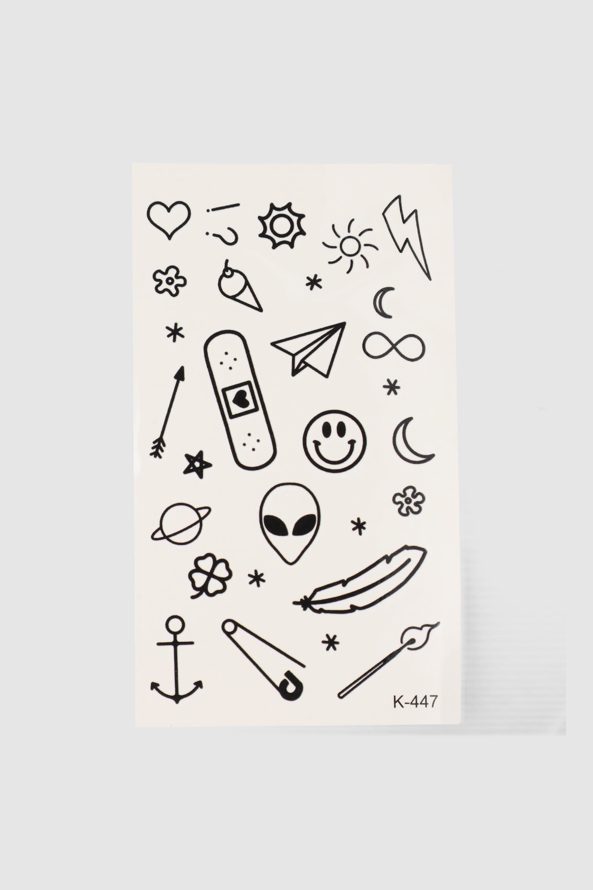 Tatuajes figuras alien NEGRO