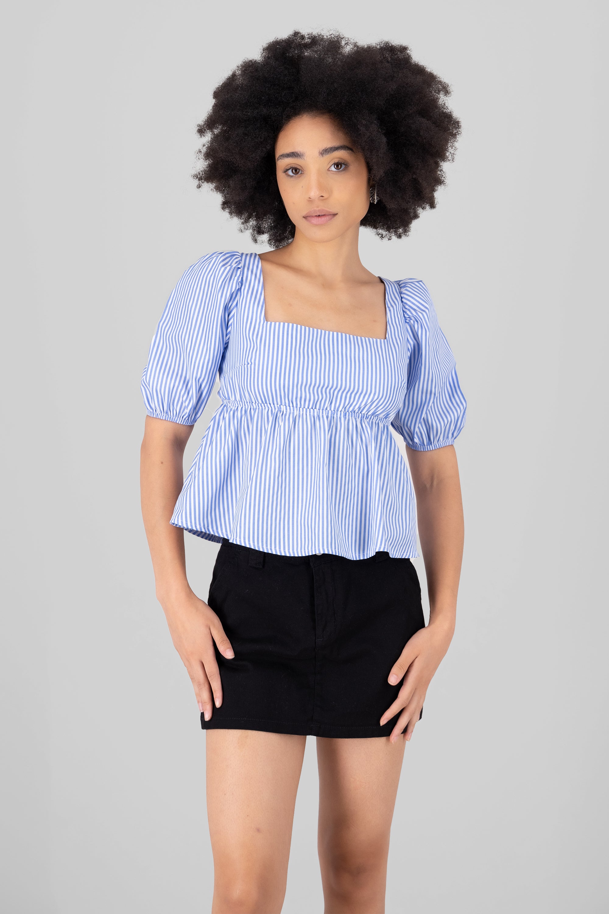 Blusa manga abullonada crop AZUL COMBO