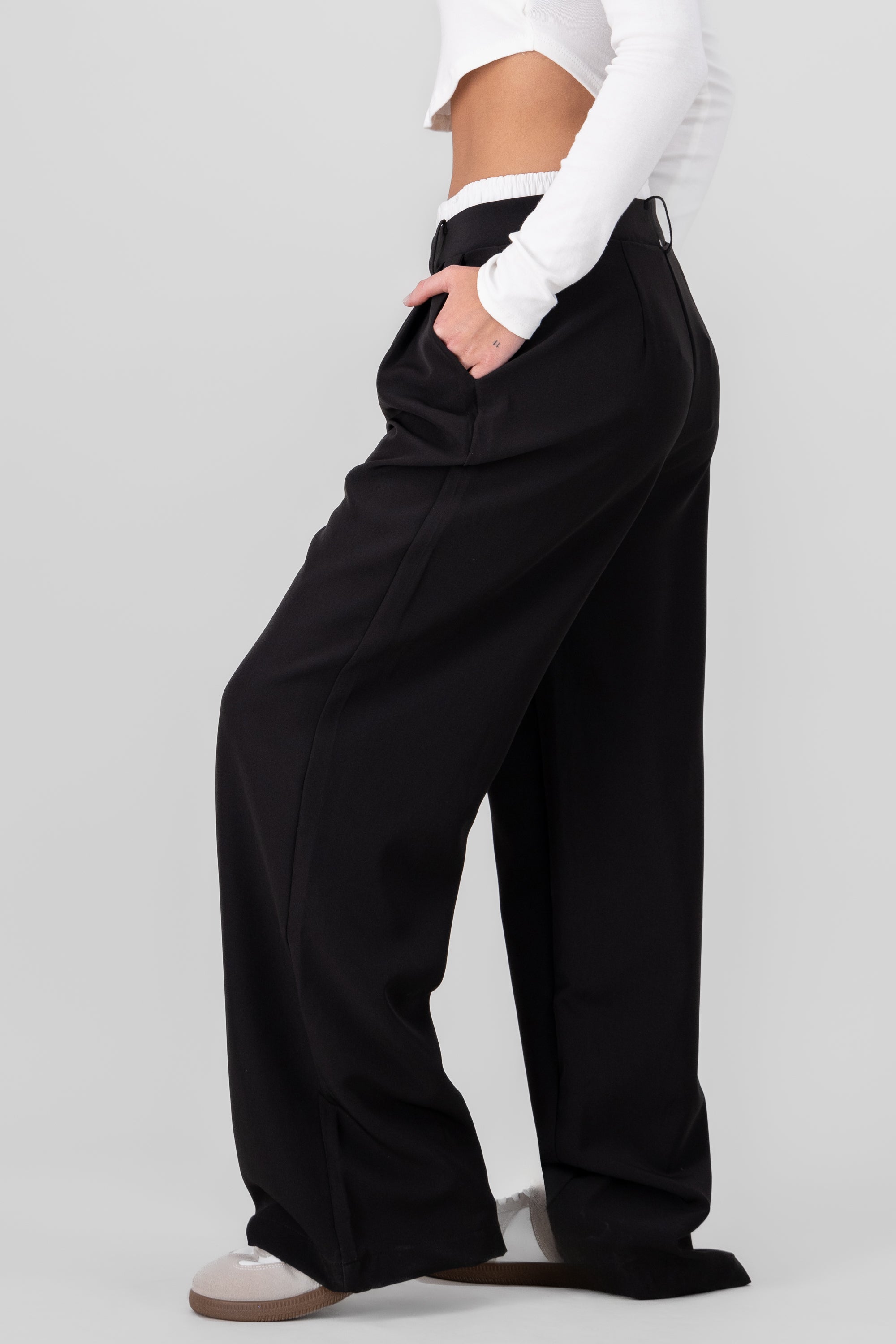 Pantalon pinzas contraste NEGRO