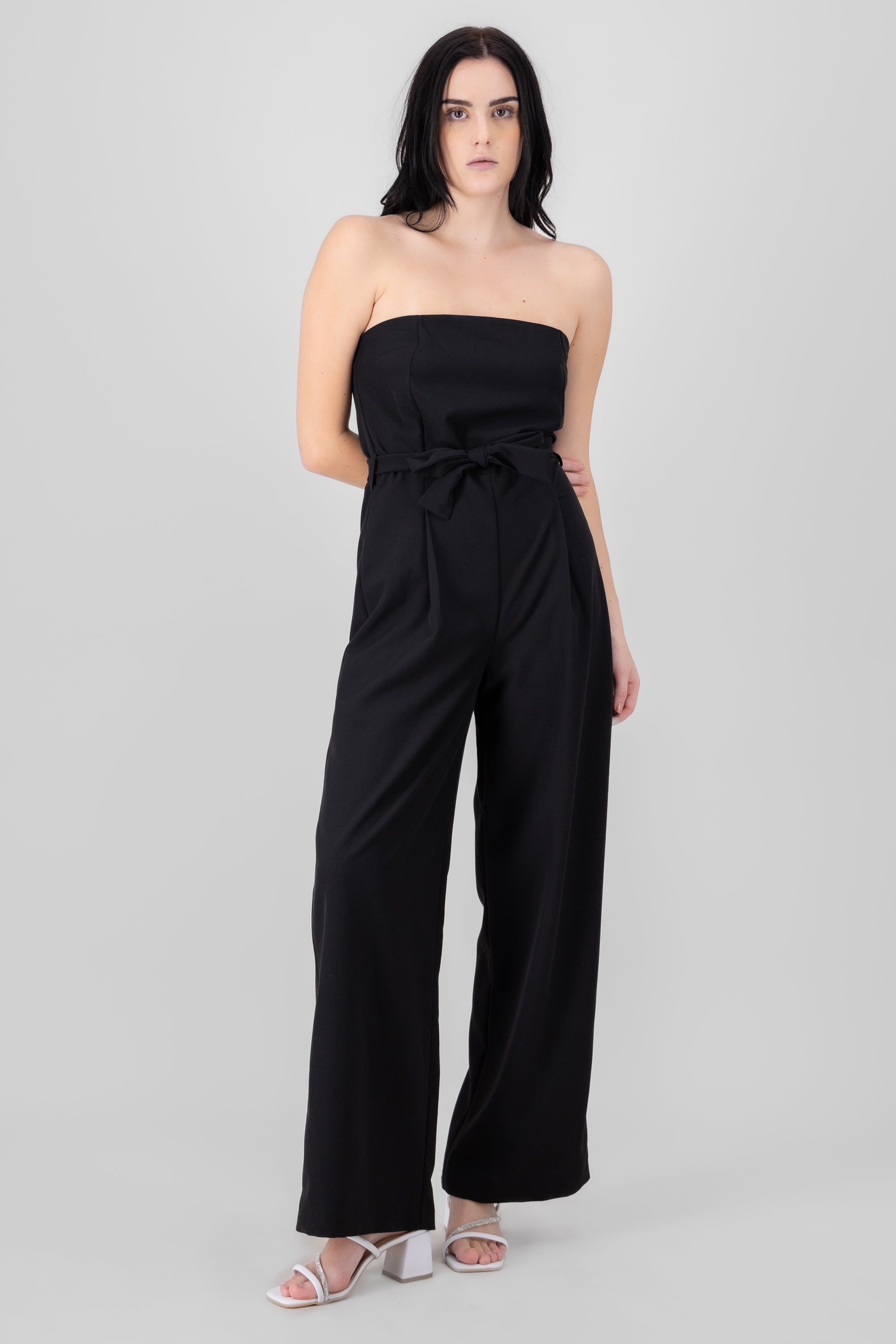 Jumpsuit strapless sastreado NEGRO