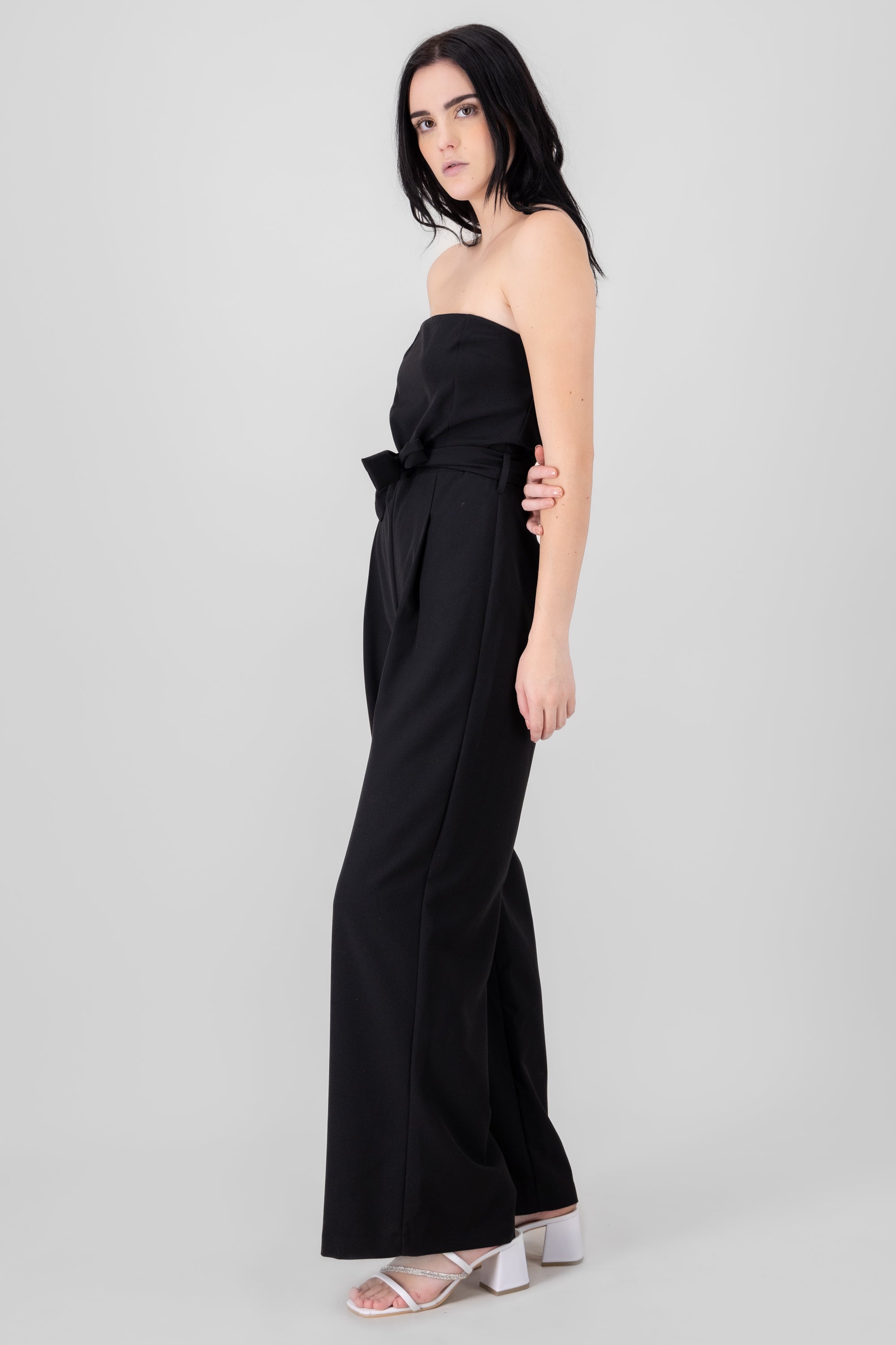 Jumpsuit strapless sastreado NEGRO