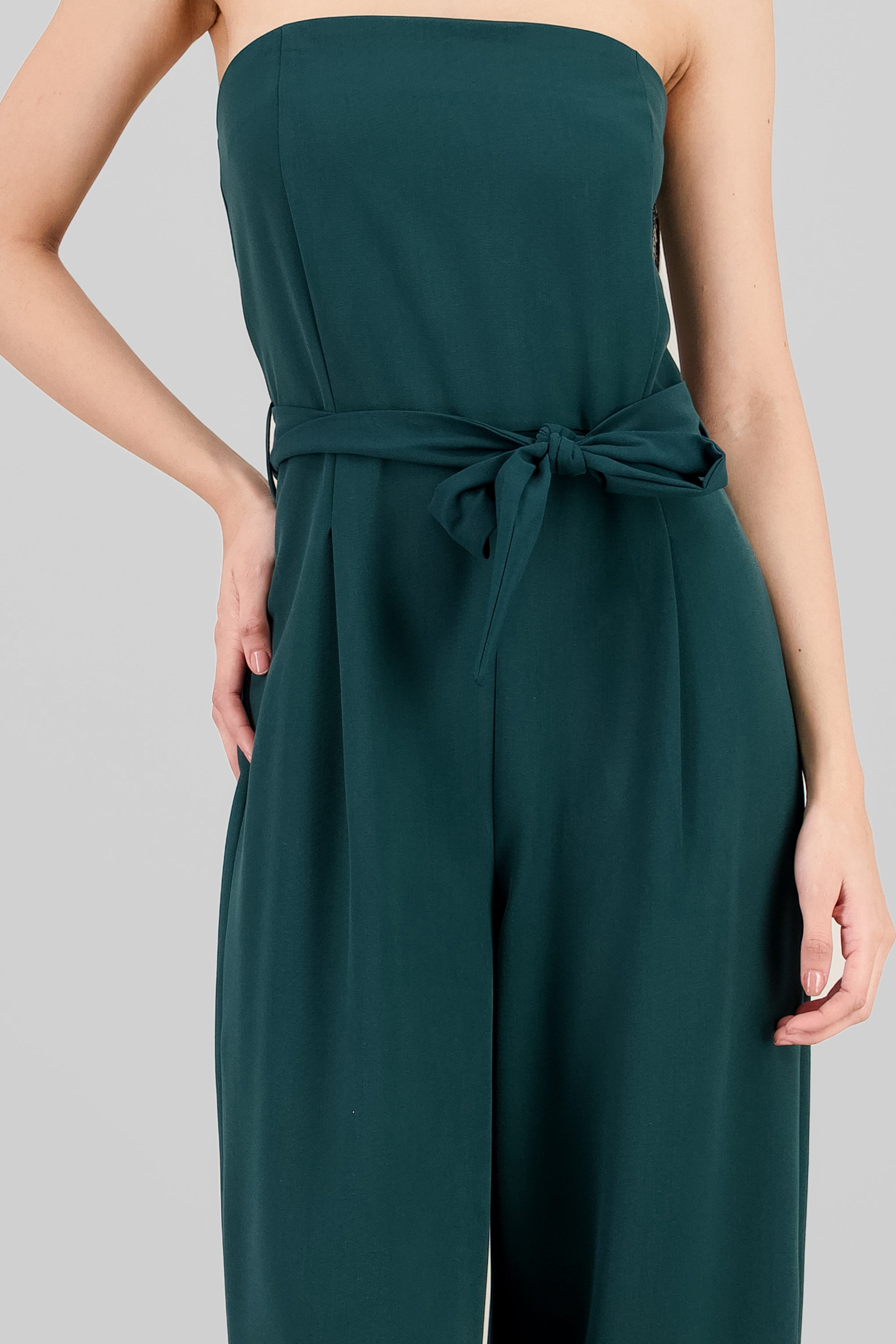 Jumpsuit strapless sastreado VERDE CAZADOR