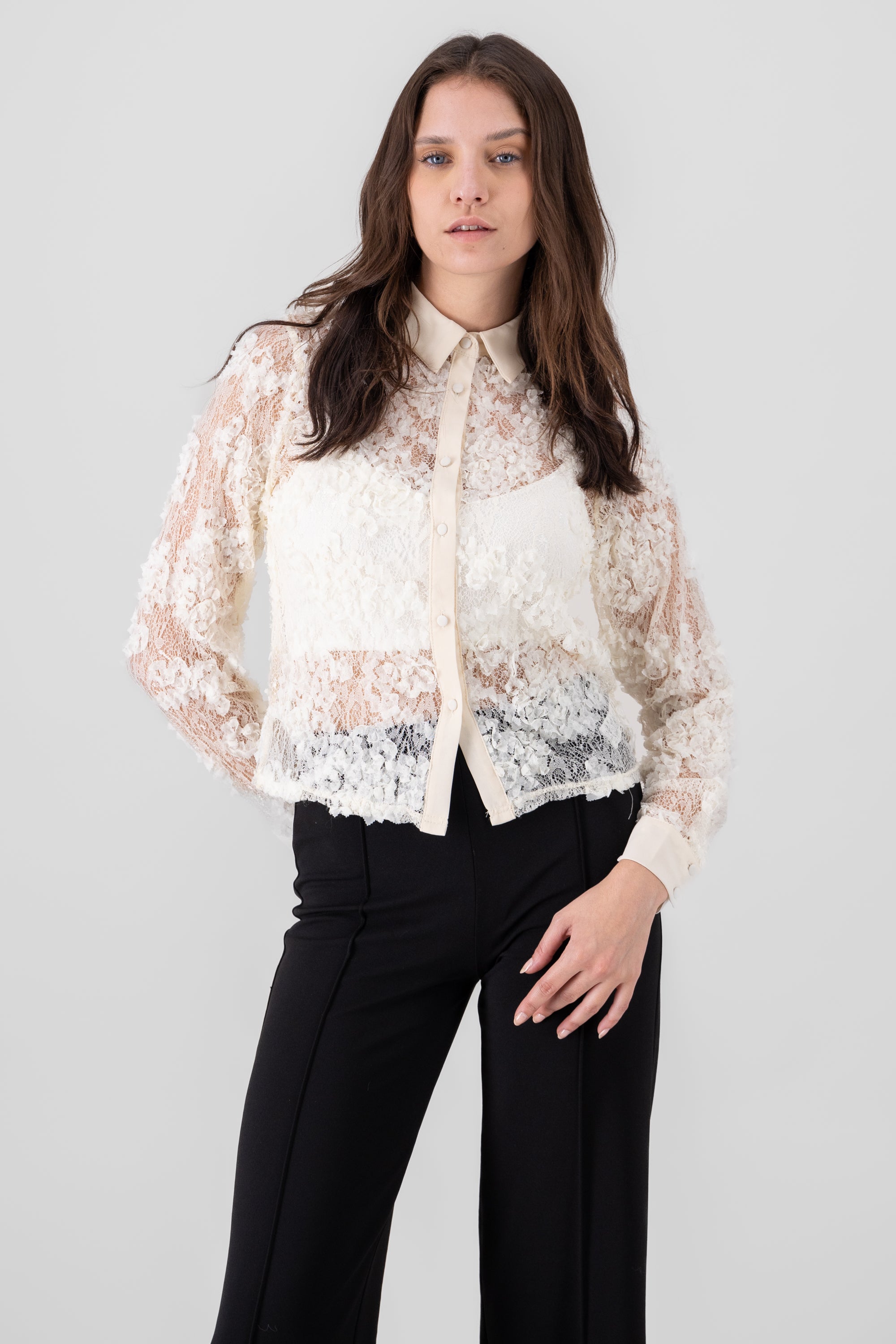 Blusa encaje lisa HUESO