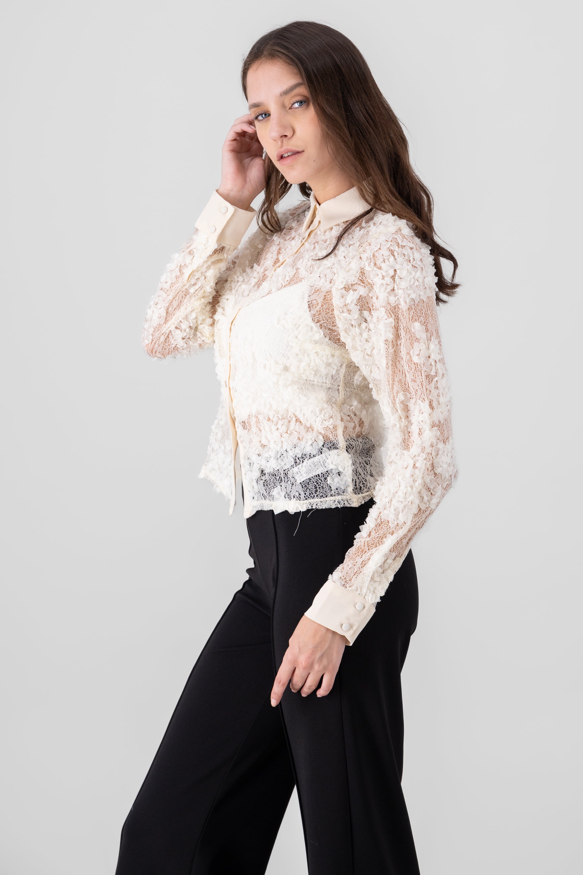 Blusa encaje lisa HUESO