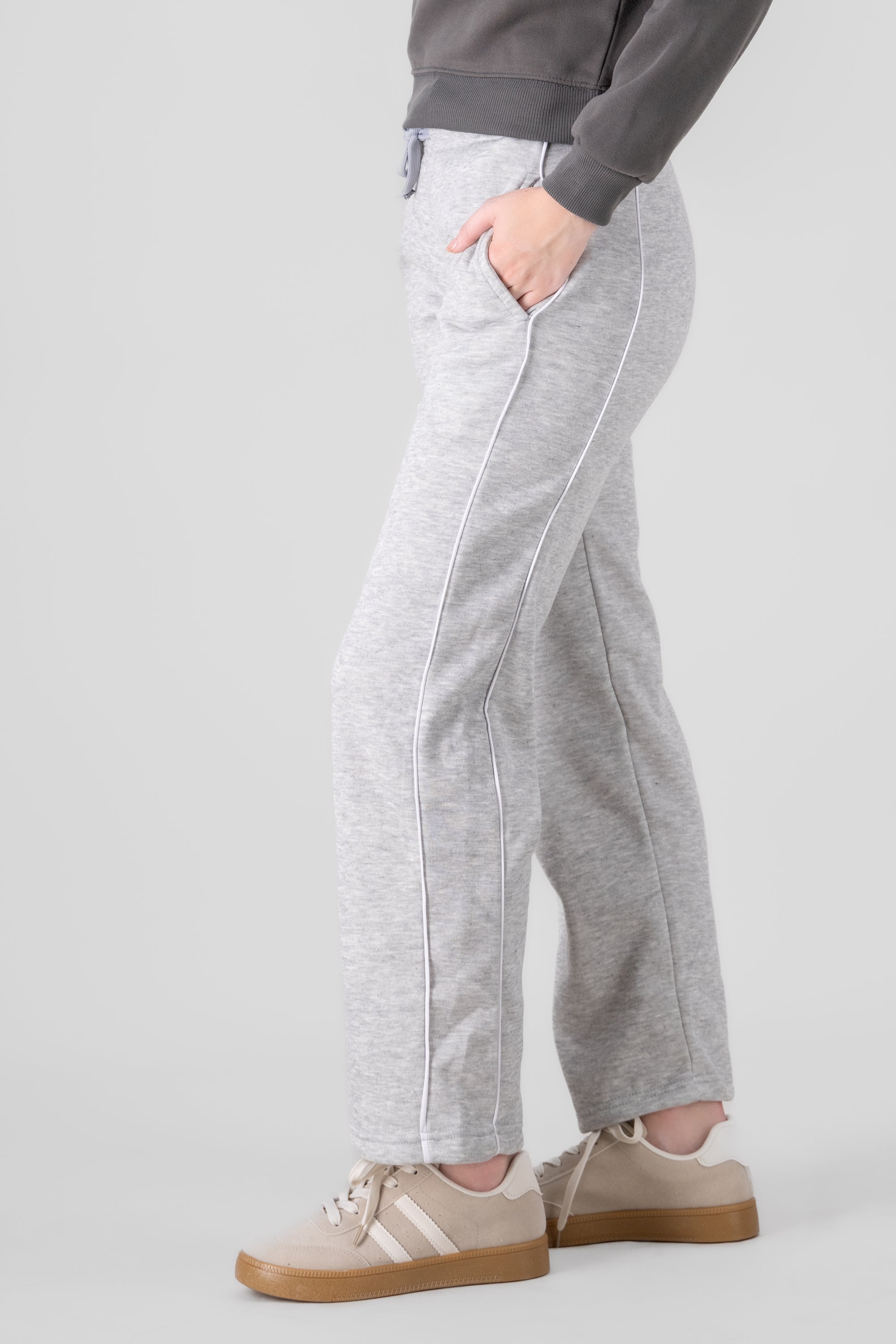 Jogger amplio detalle contraste GRIS JASPE