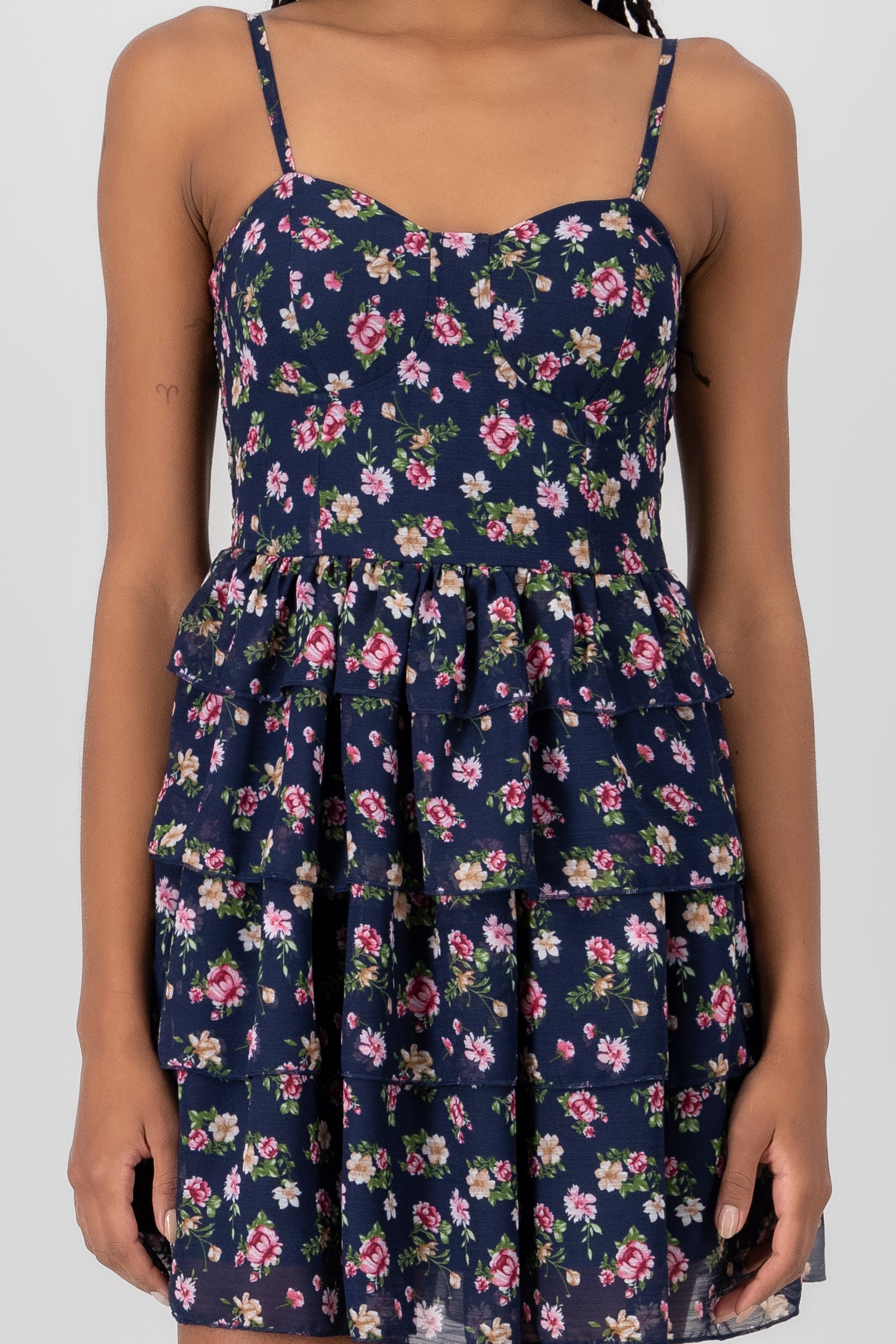 Vestido mini tirantes detalle copas