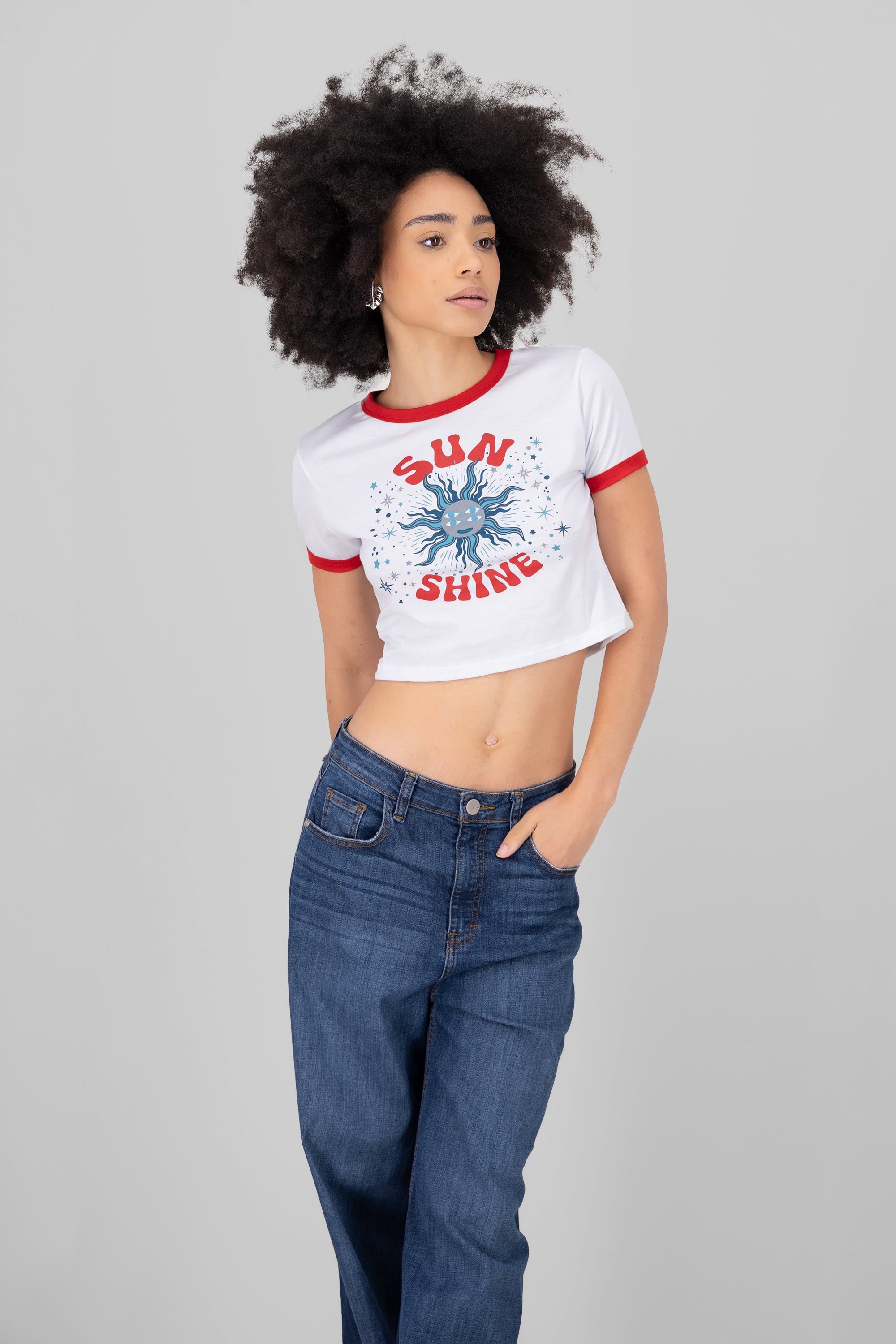 Playera crop sol estrellas BLANCO