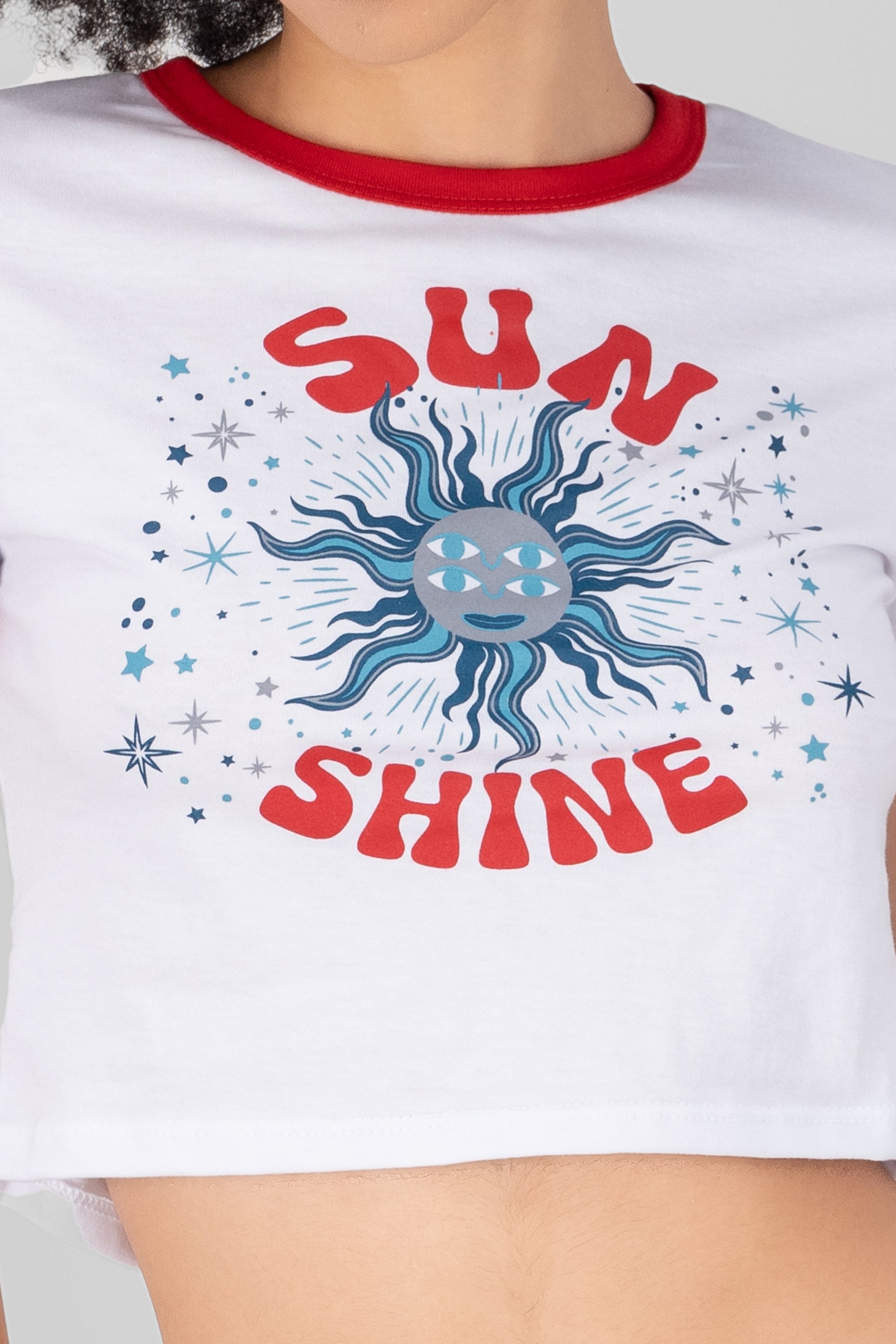 Playera crop sol estrellas BLANCO