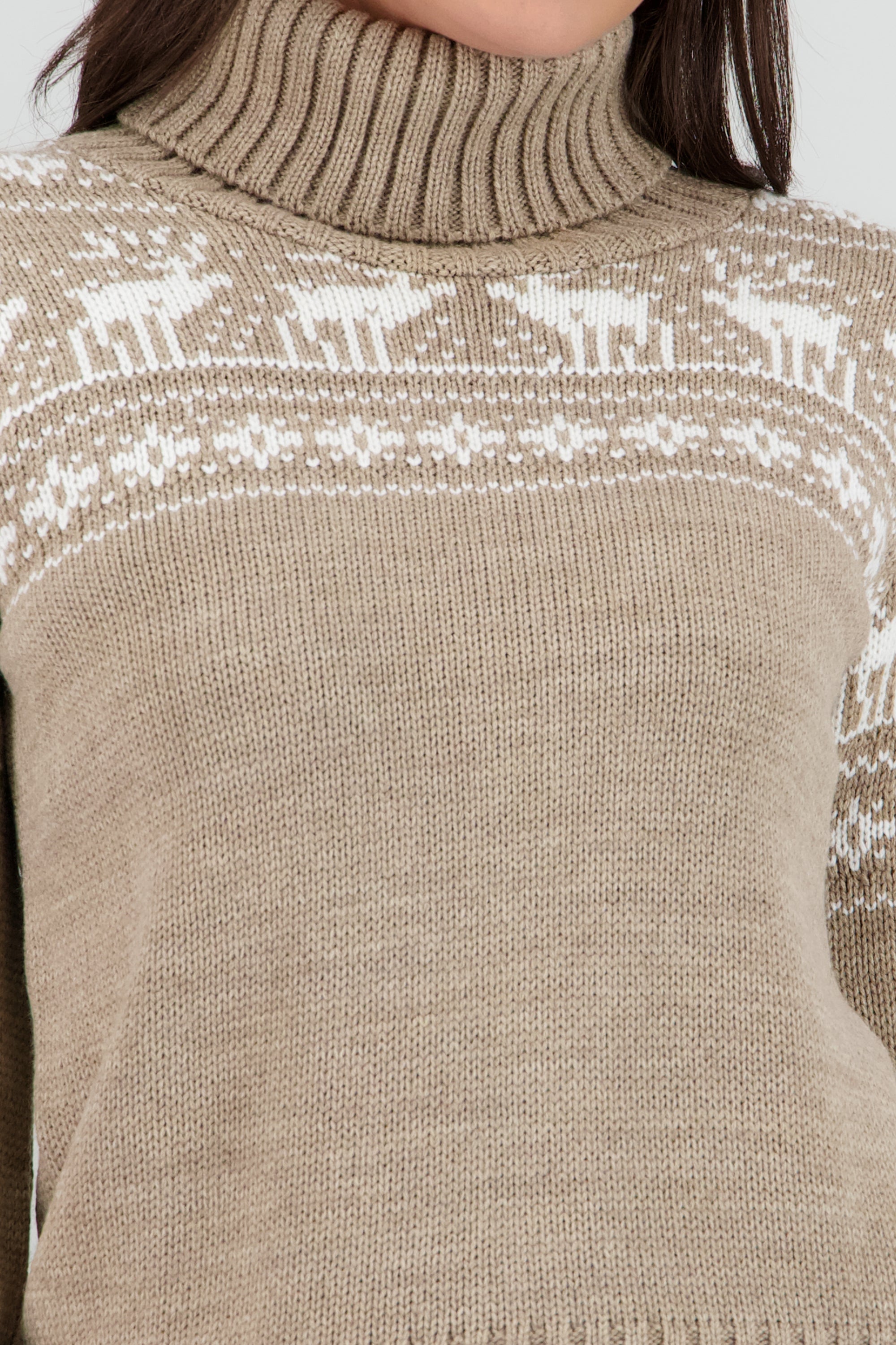Sueter renos grecas cuello alto CAFE COMBO