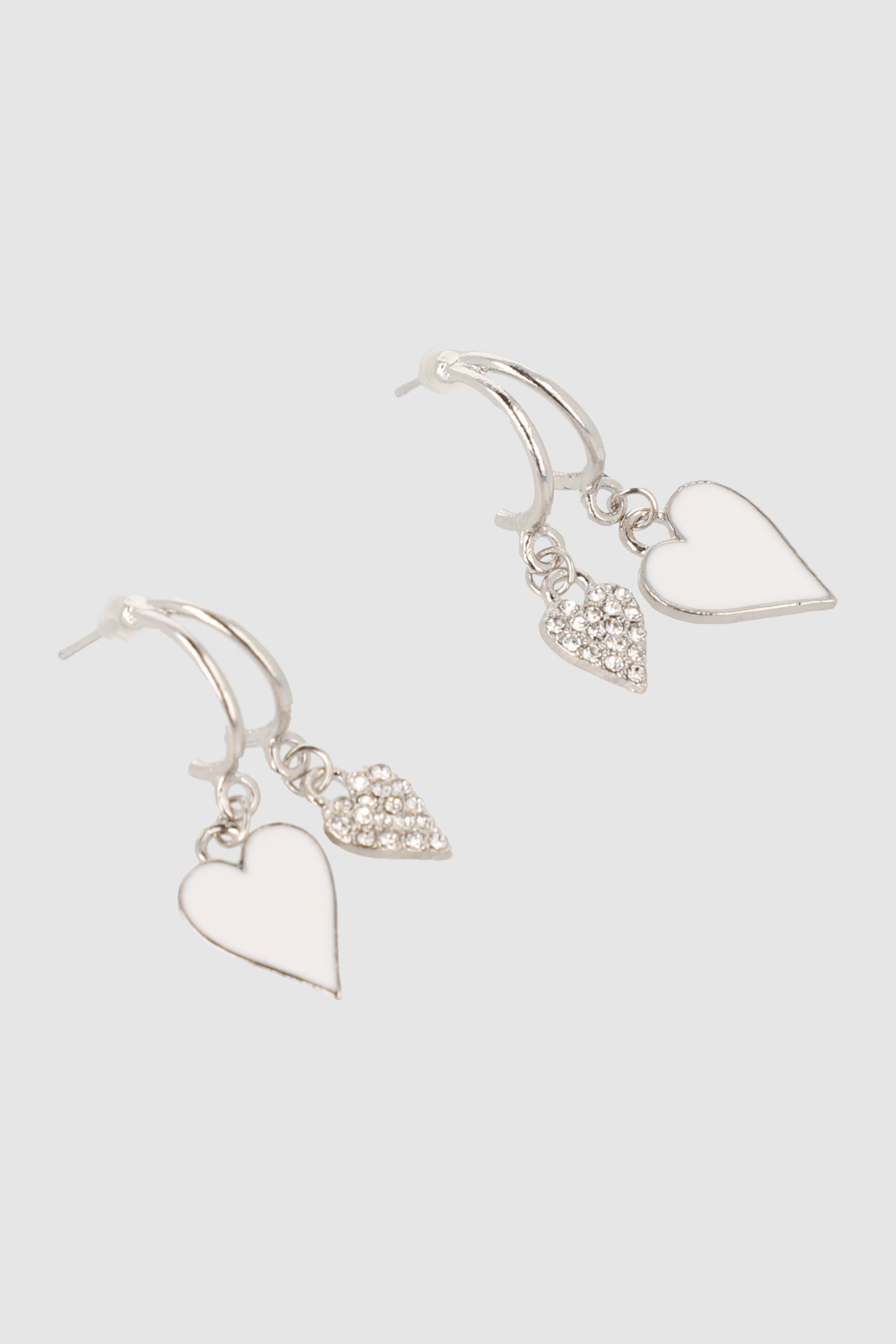 ARETES DOBLE L CORAZON COLOR BLANCO