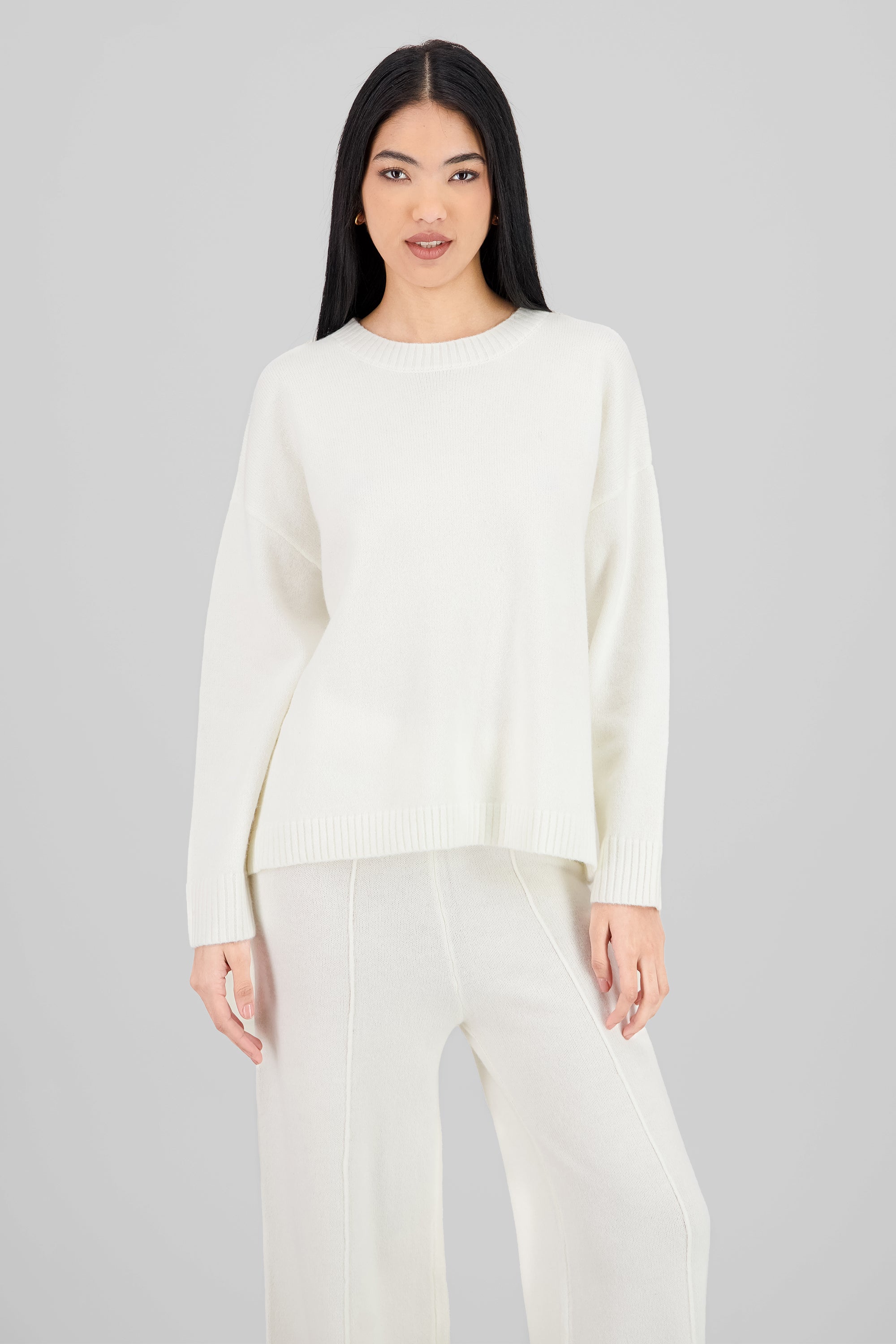 Sueter de cuello redondo liso CREMA