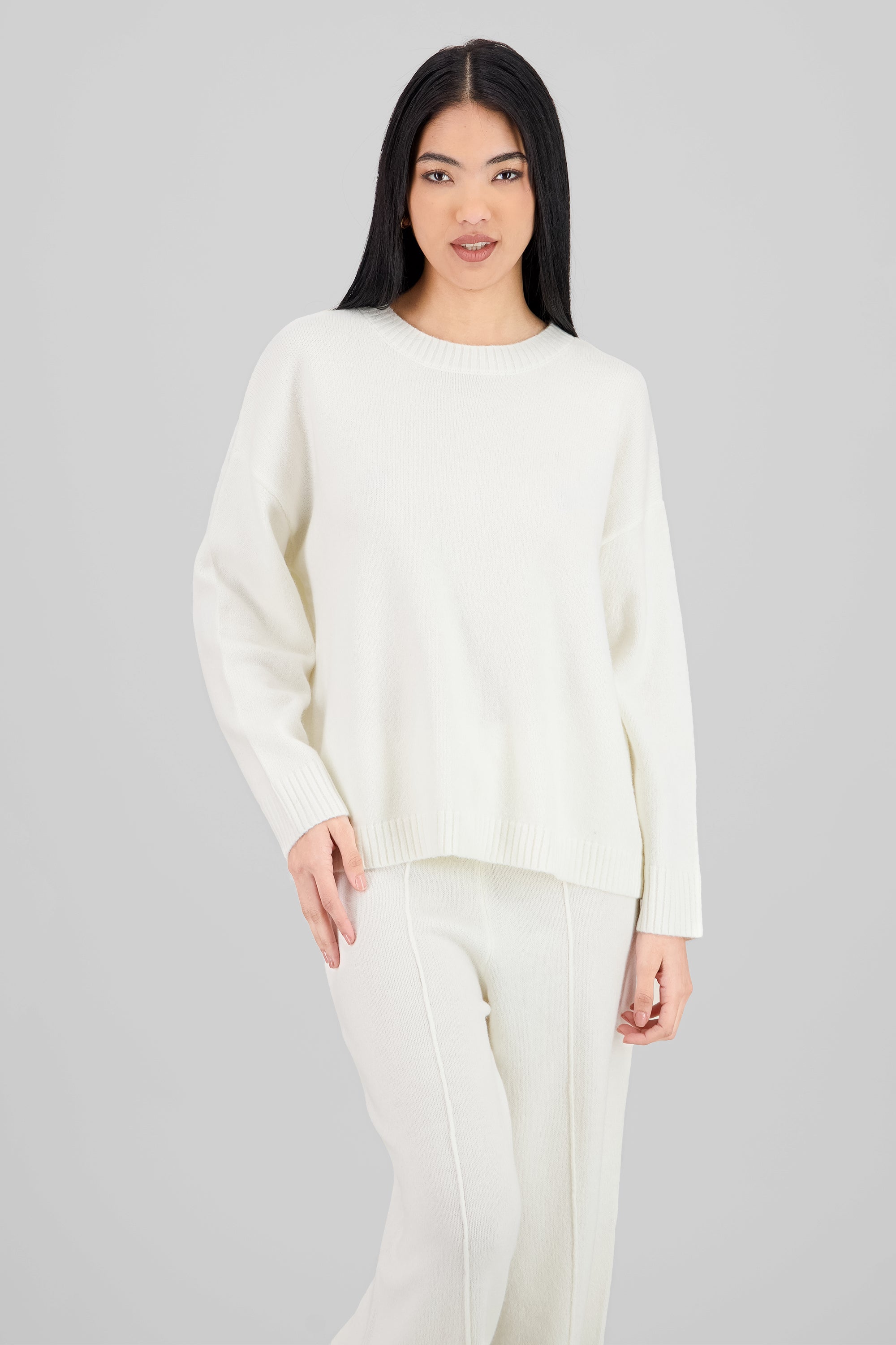 Sueter de cuello redondo liso CREMA