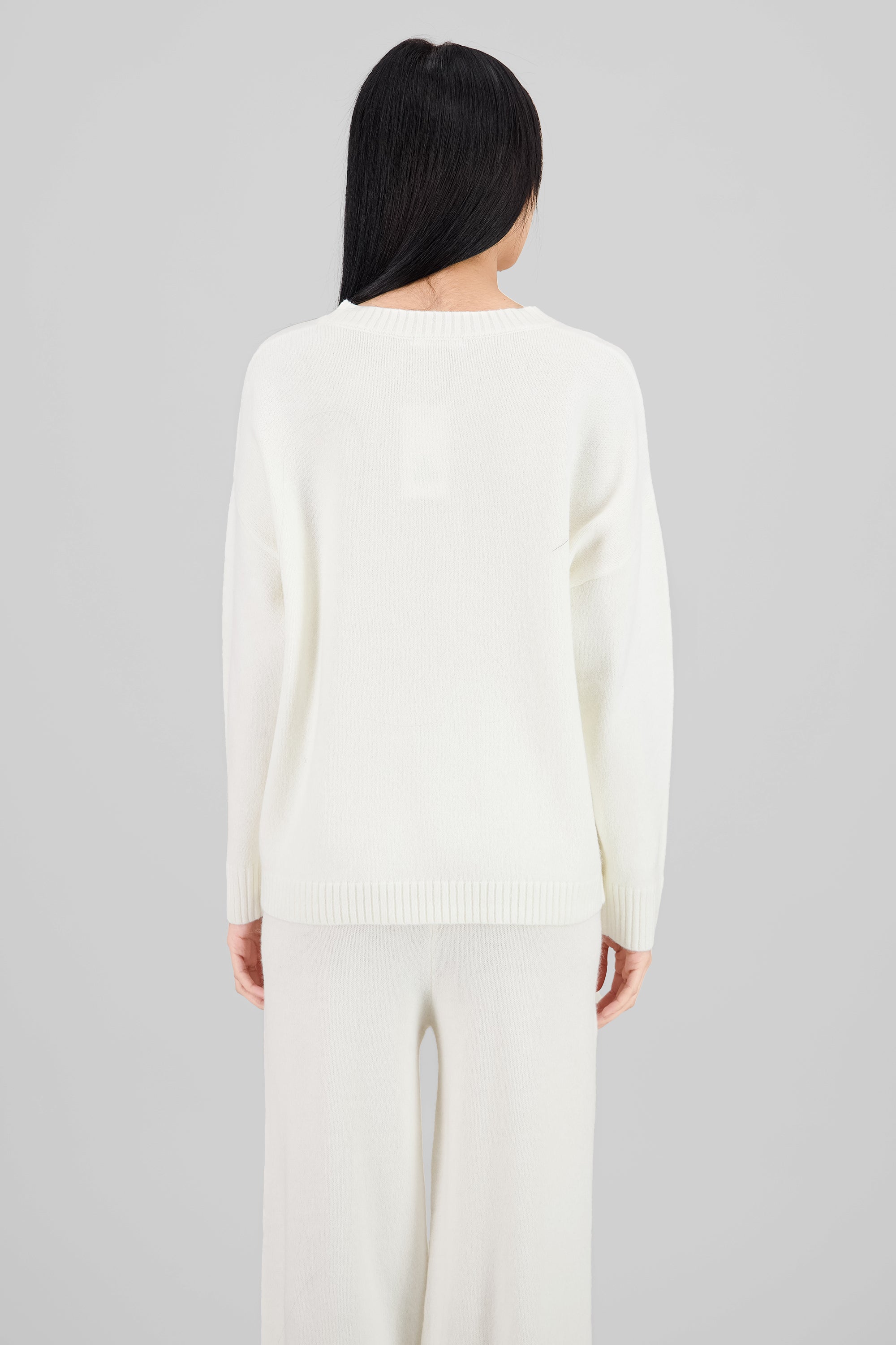 Sueter de cuello redondo liso CREMA