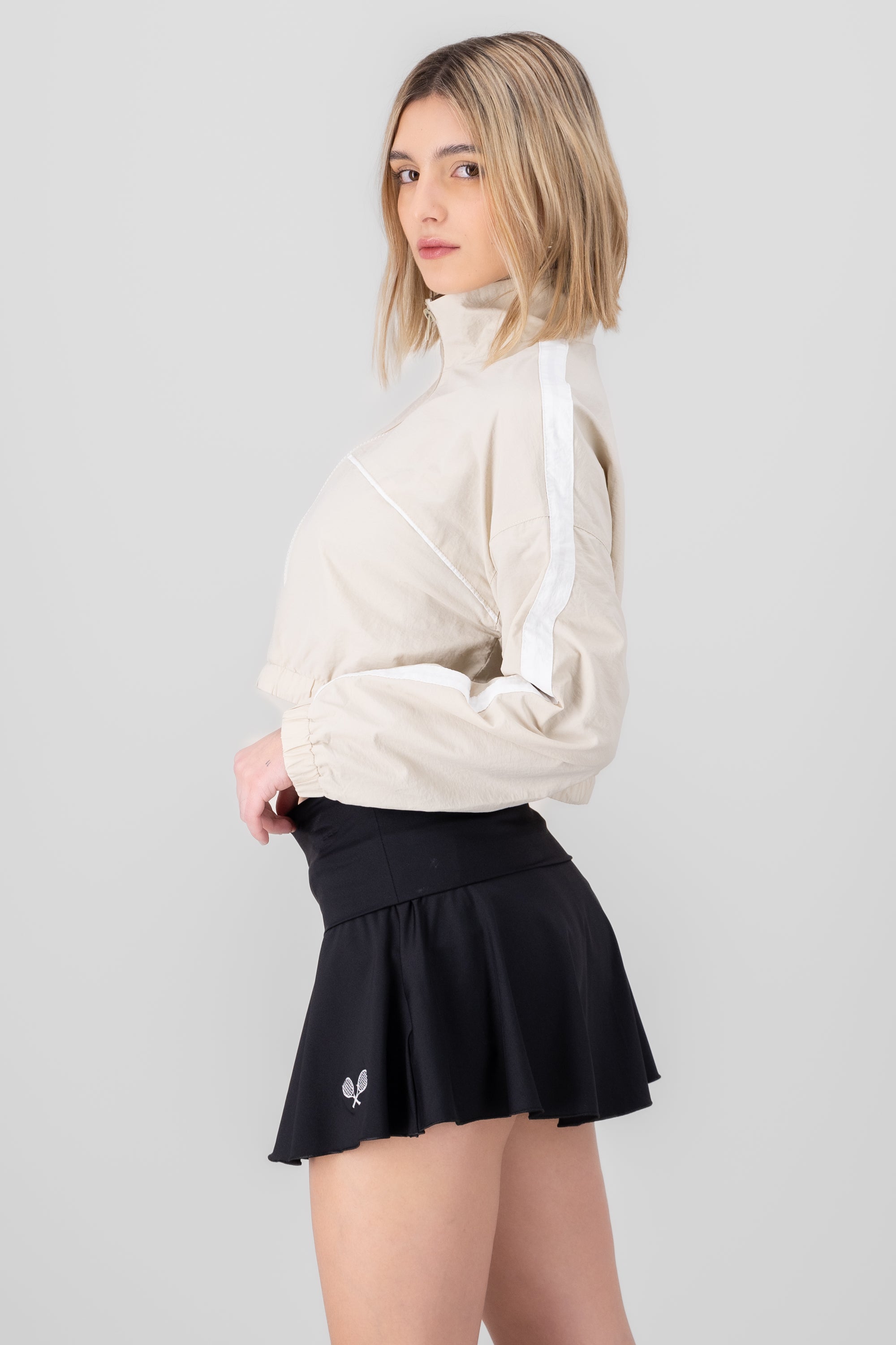 Chamarra deportiva BEIGE