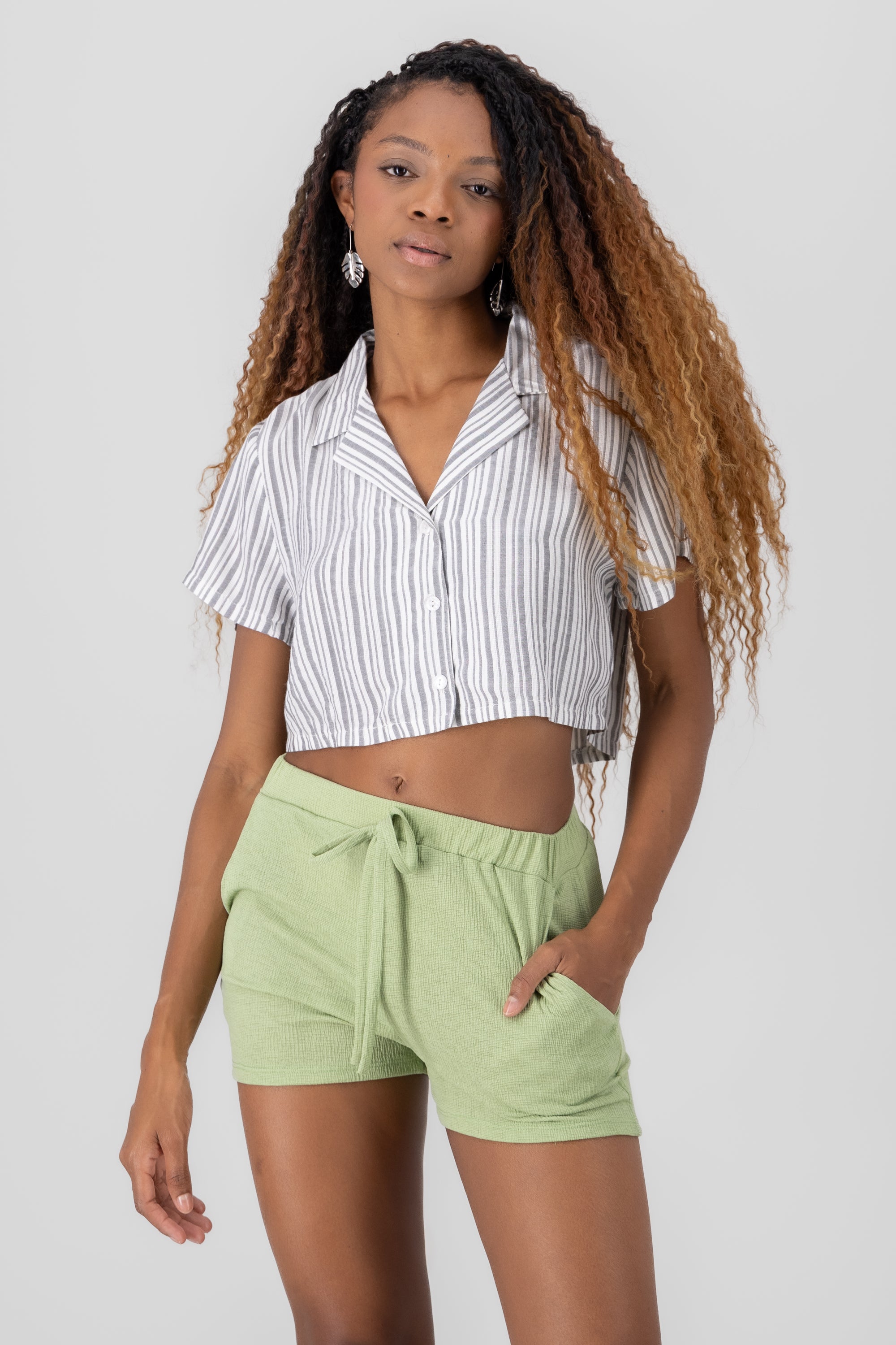 Camisa crop rayas GRIS COMBO