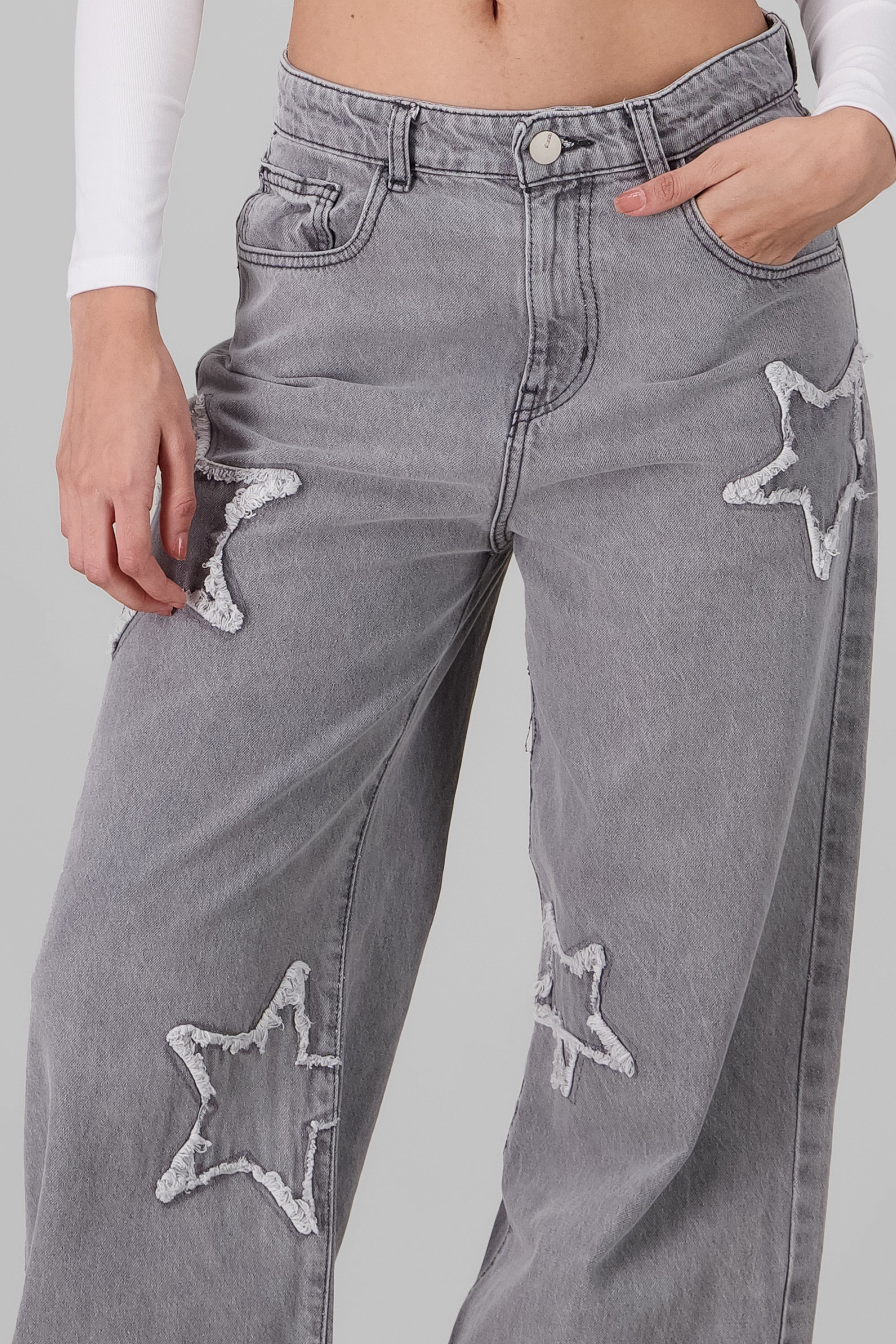 Jeans wide leg con estrellas GRIS CLARO