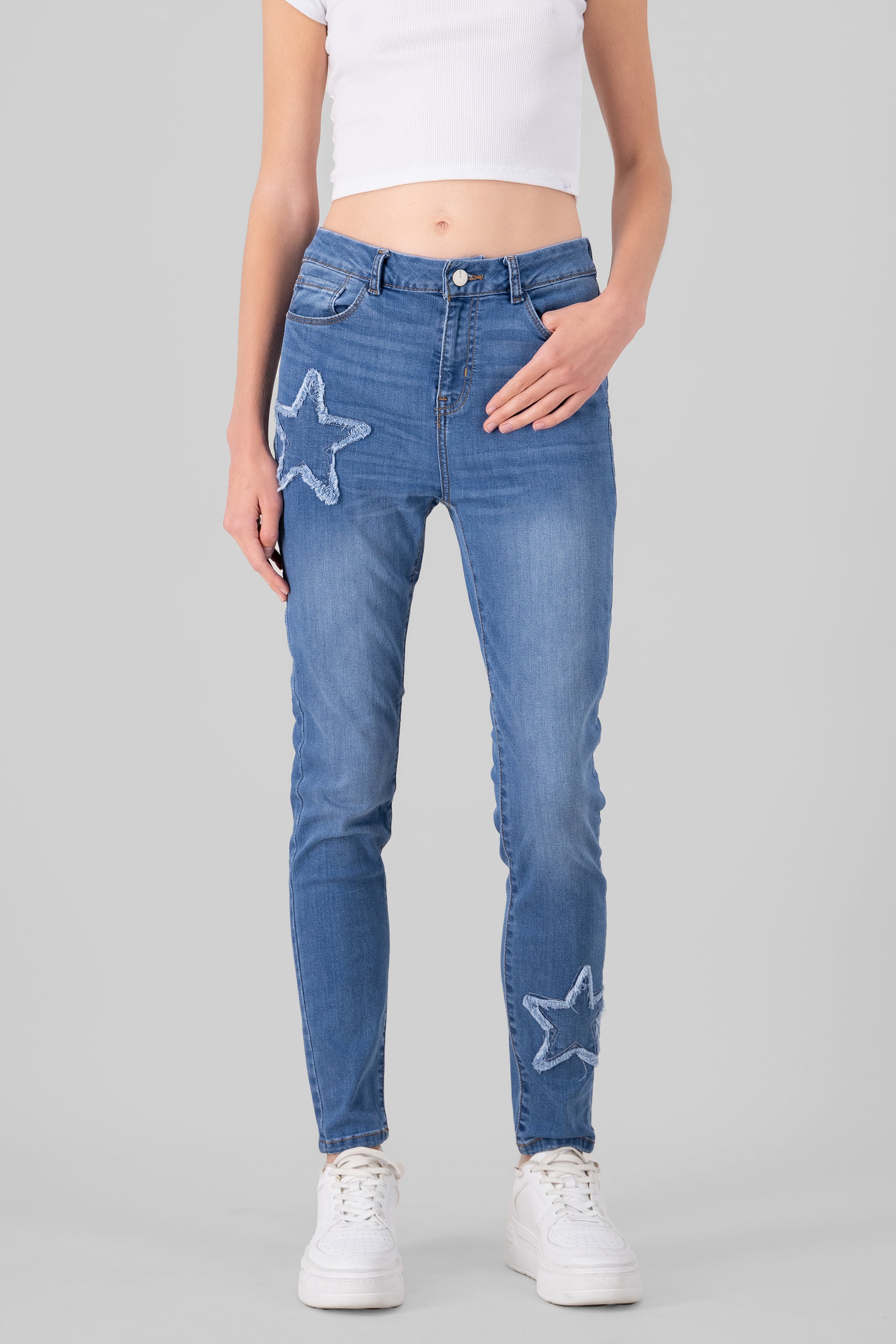 Jeans skinny con estrellas MEDIUM WASH