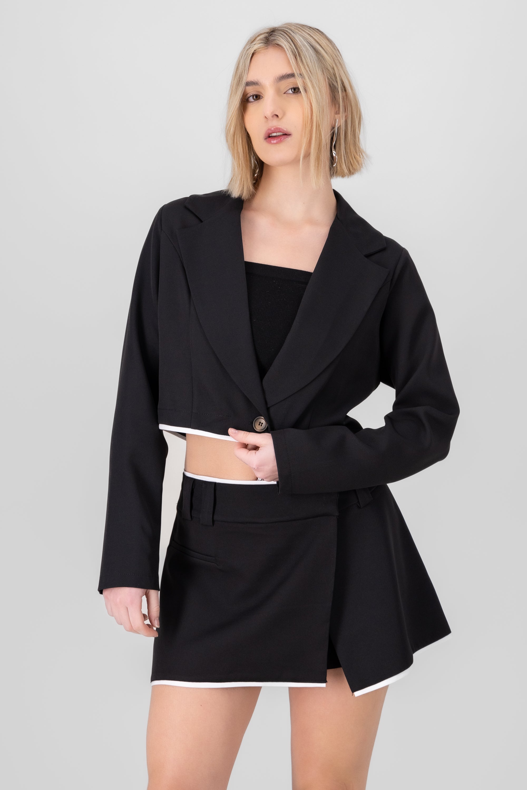 Saco crop detalle constraste NEGRO