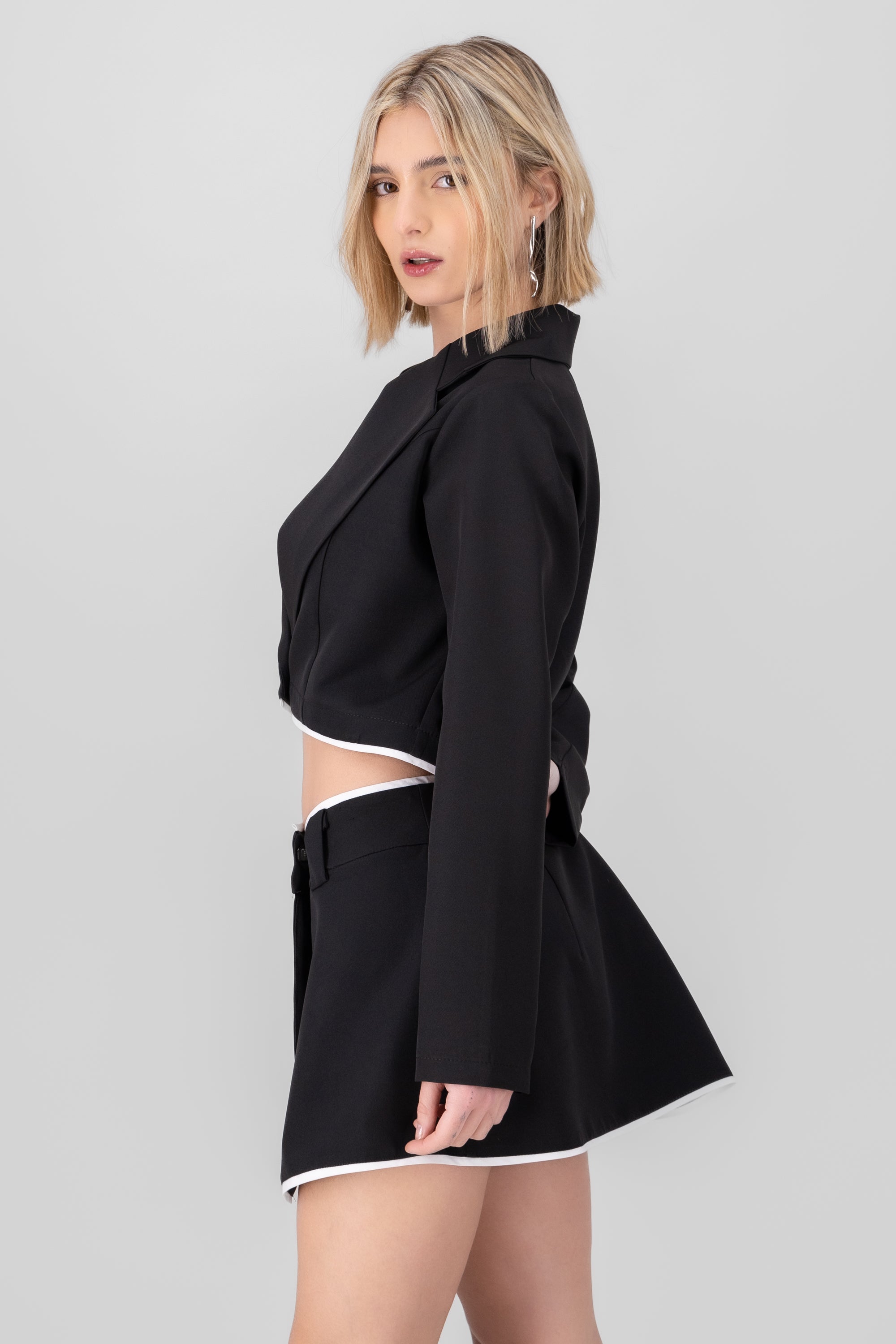 Saco crop detalle constraste NEGRO