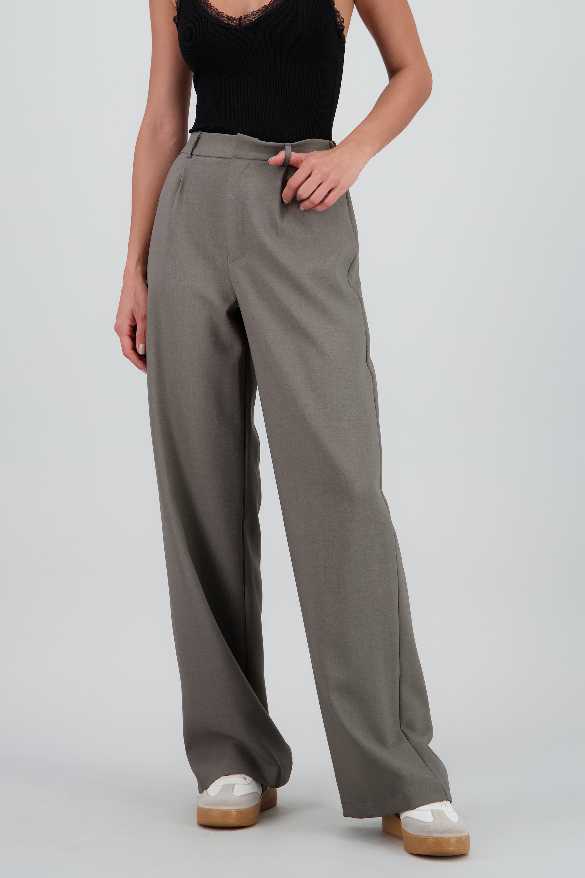 Pantalon pinzas amplio TAUPE