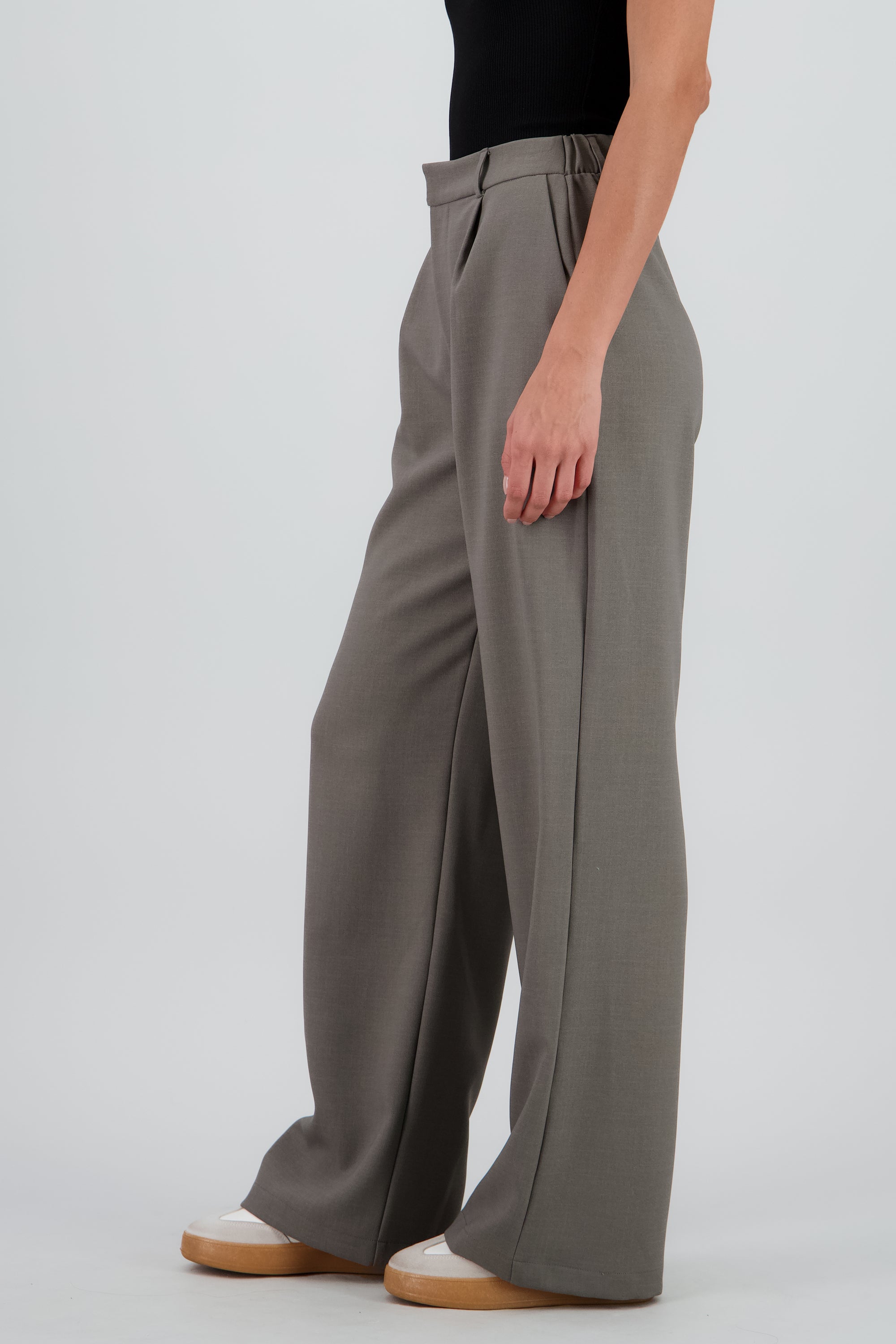 Pantalon pinzas amplio TAUPE