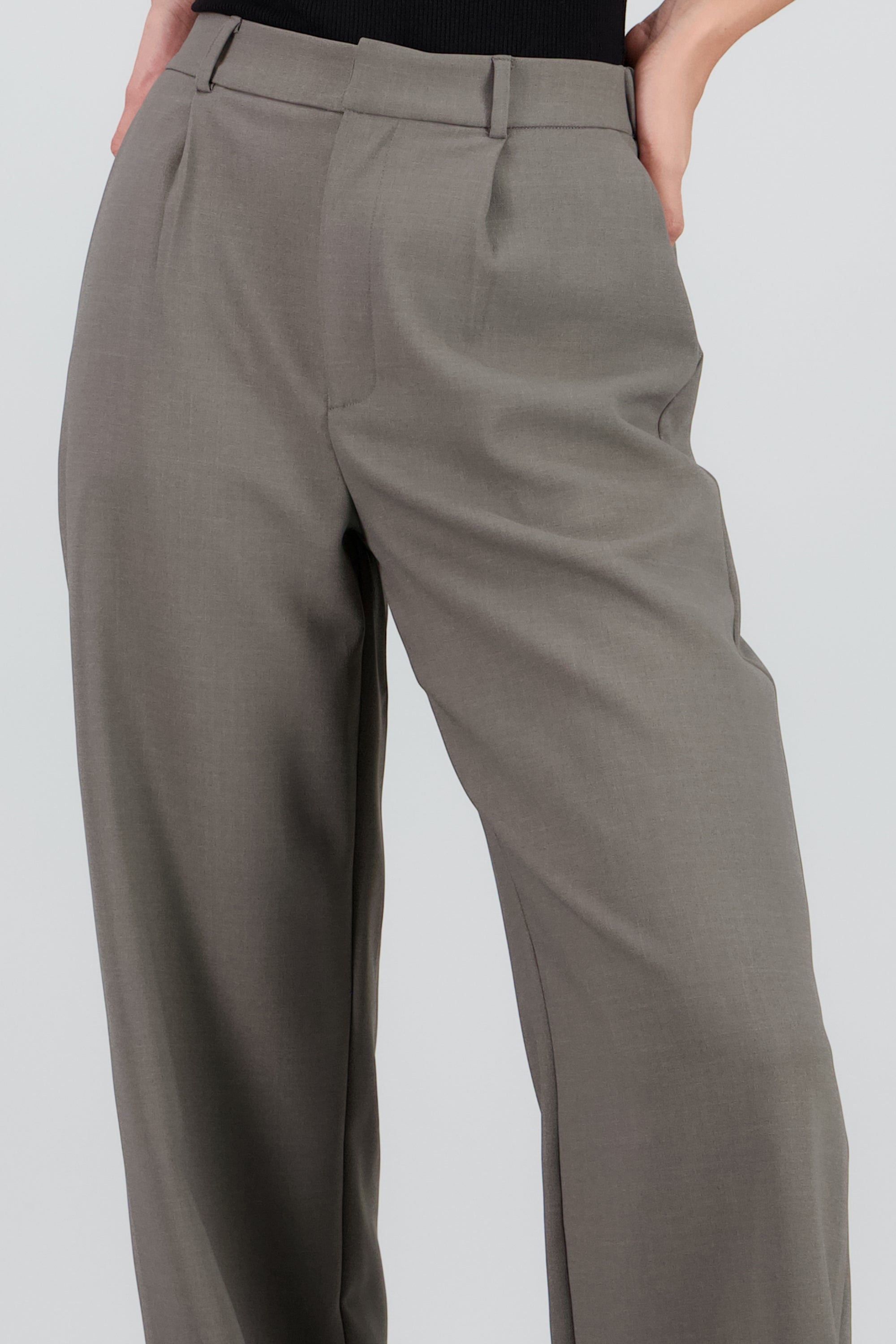 Pantalon pinzas amplio TAUPE