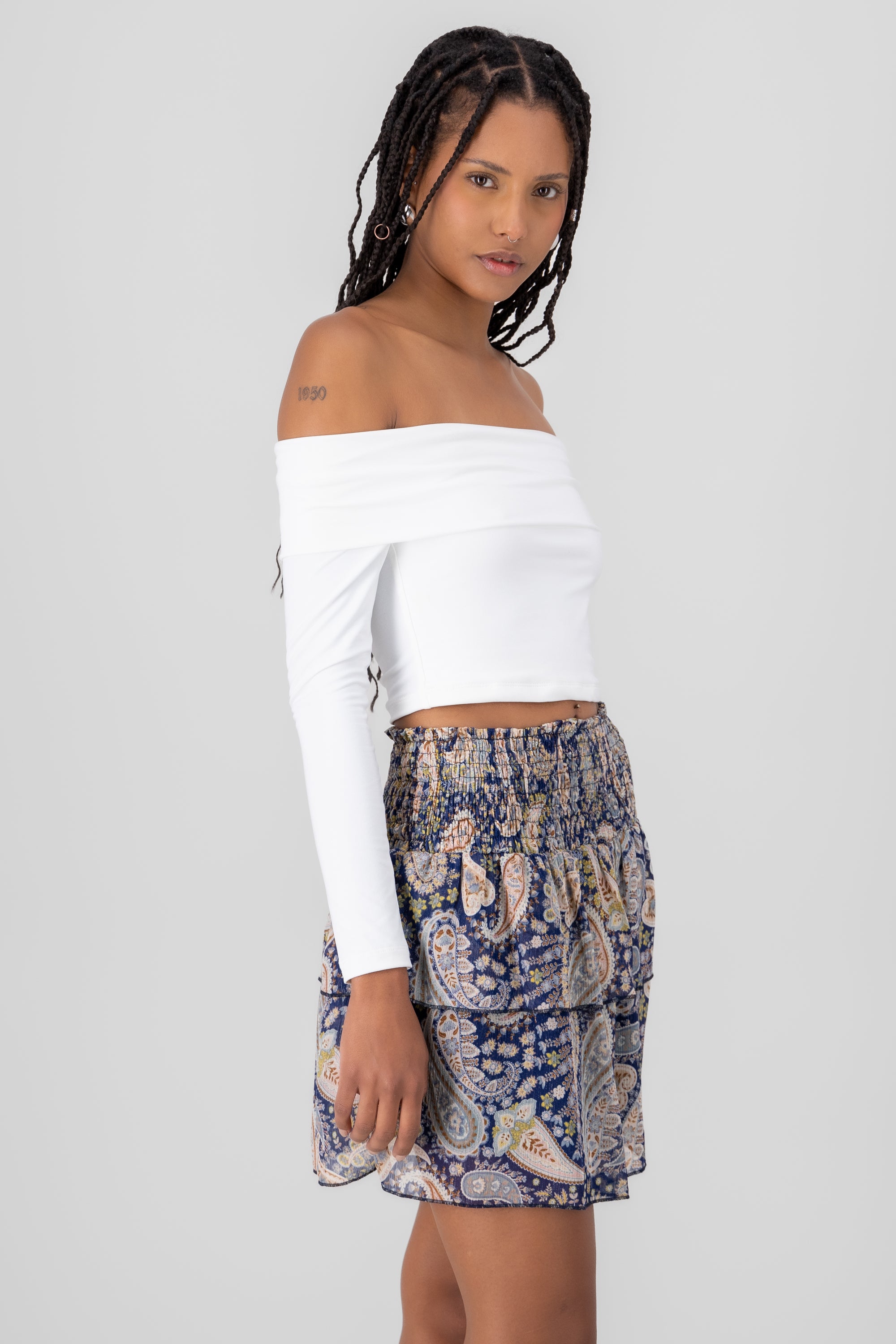 Top liso mangas off shoulder