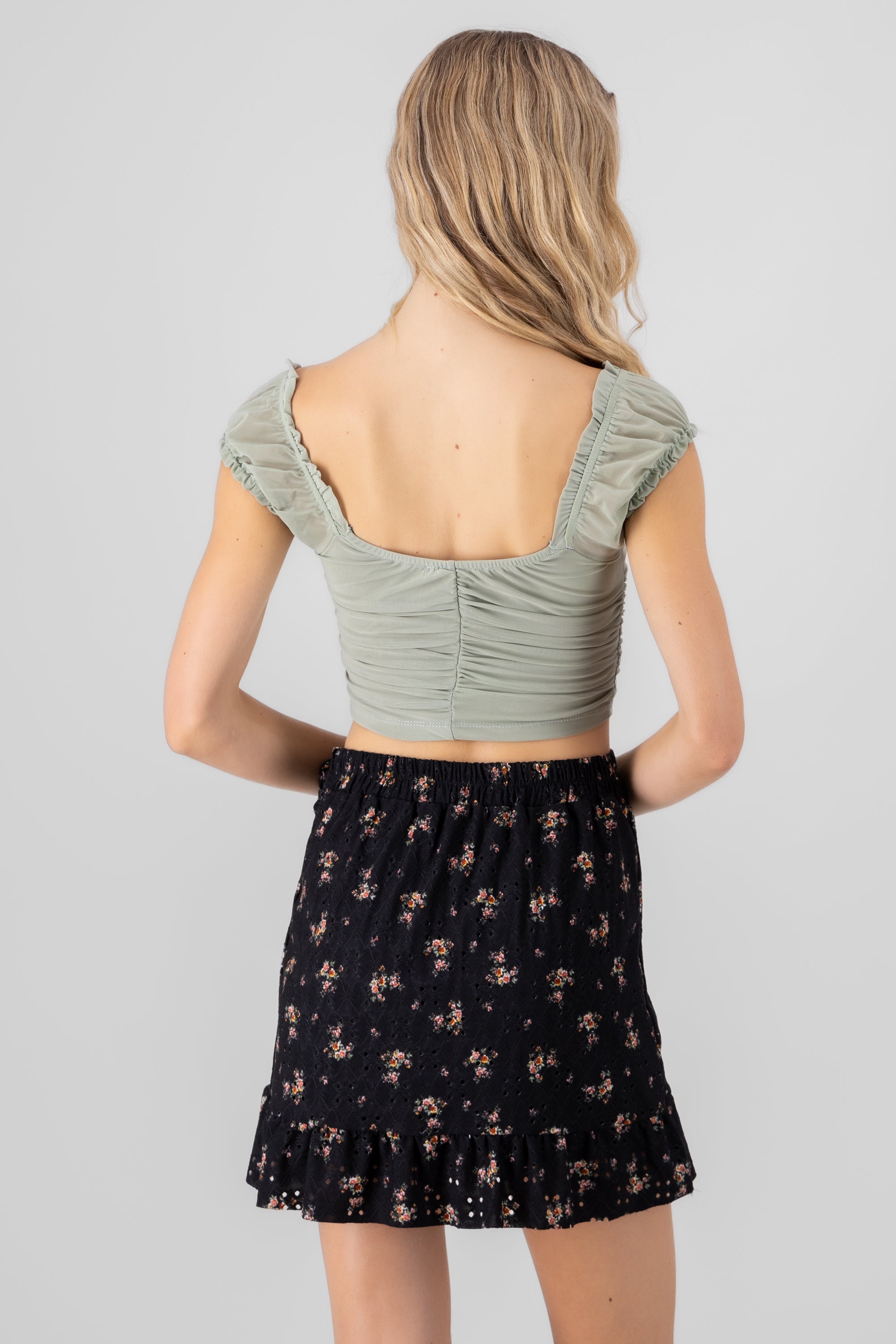 Blusa detalle plisado copas MENTA