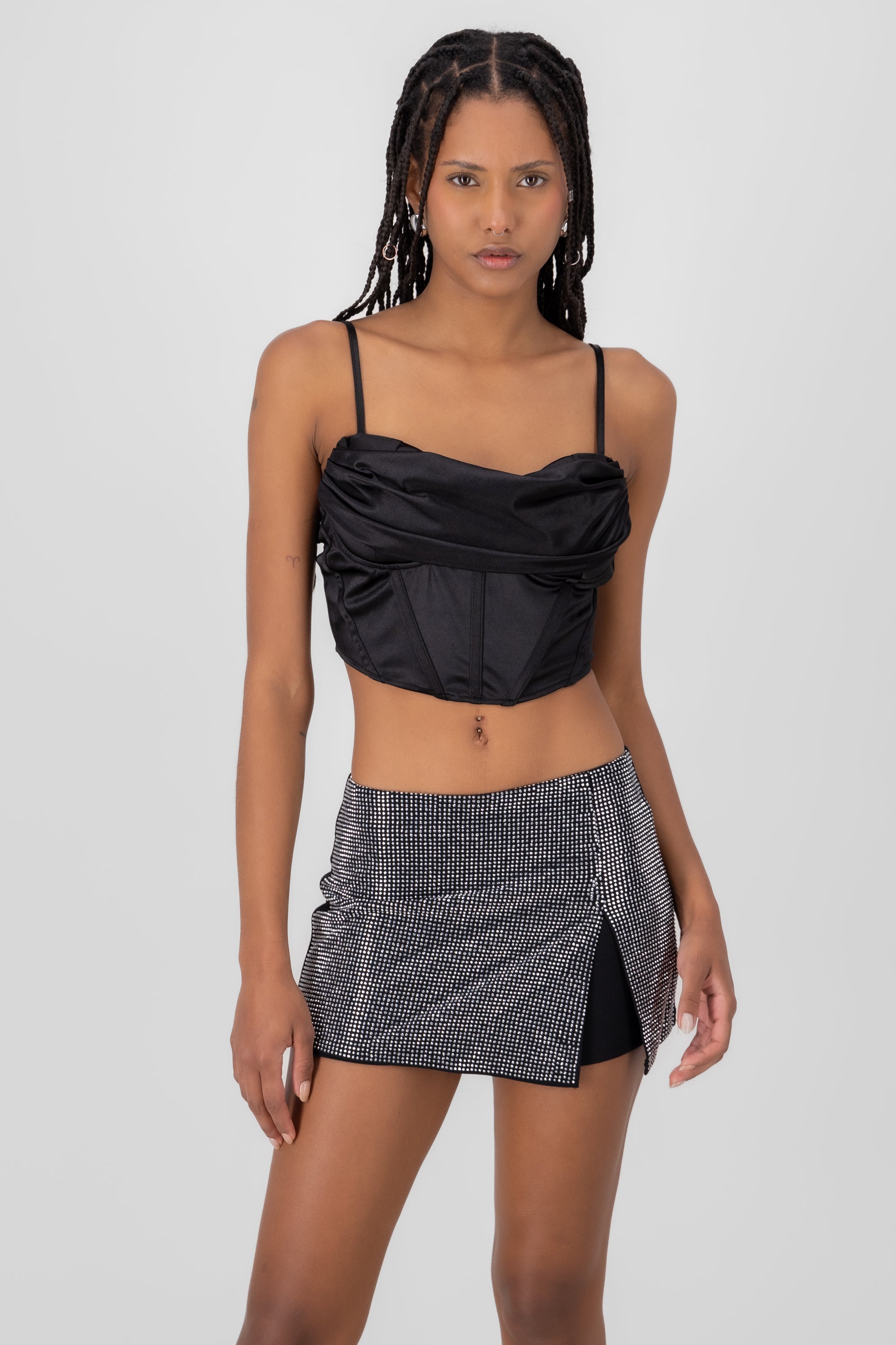 Corset con pliegues cuello cascada liso