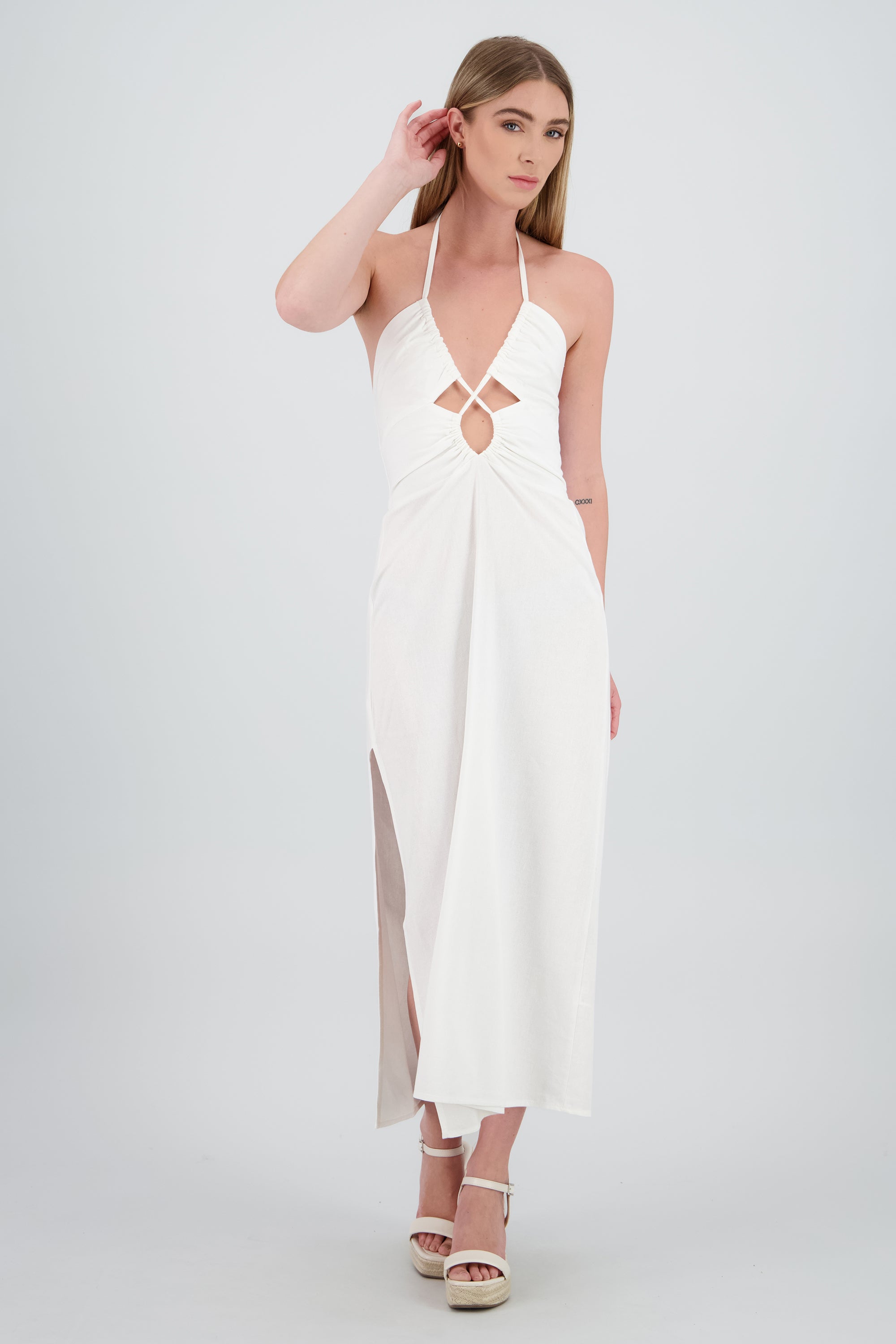 Vestido midi cut out lino